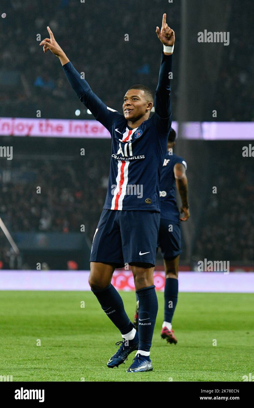 PSG / Olympique de Marseille joie de Kylian Mbappe après son second but au 11th jour de la Ligue 1 Conforama, entre Paris Saint Germain (PSG) et Olympique Marseille (OM), 27 octobre 2019 Banque D'Images