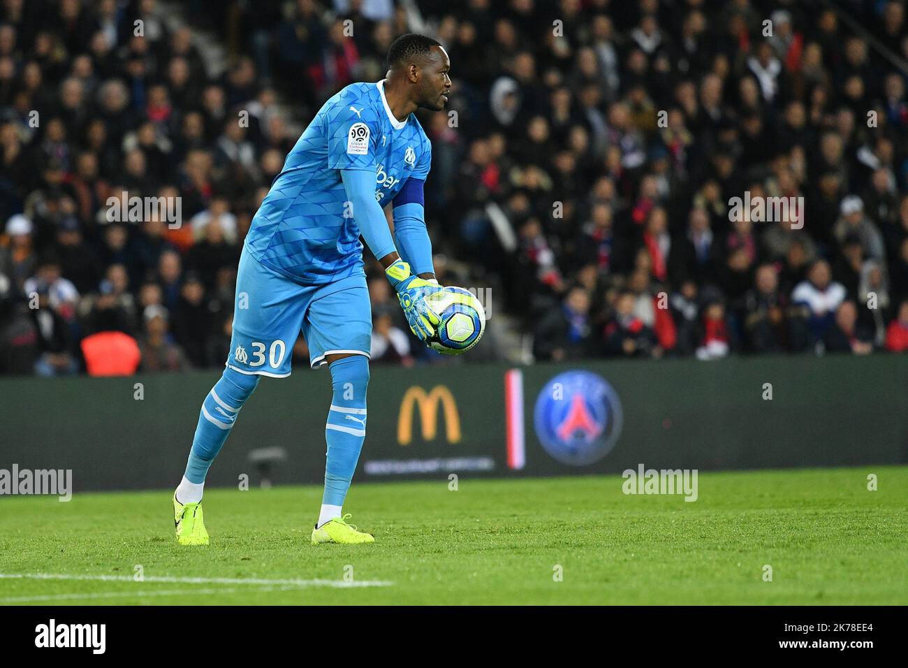 Olympique de Marseille Steve Mandanda pendant la 11th journée de la Ligue 1 Conforama, entre Paris Saint Germain (PSG) et Olympique Marseille (OM), 27 octobre 2019 Banque D'Images