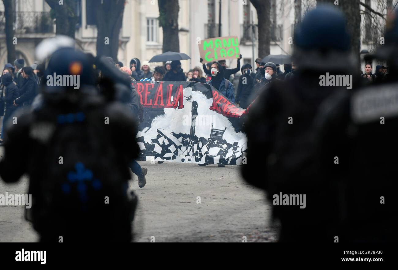 PHOTOPQR/OUEST FRANCE/Franck Dubray ; Nantes ; 10/12/2019 ; manifestation contre la forme de la traite dans le centre ville de Nantes. - FRANCE - 10 DÉCEMBRE 2019 GRÈVE *** Légende locale *** Banque D'Images