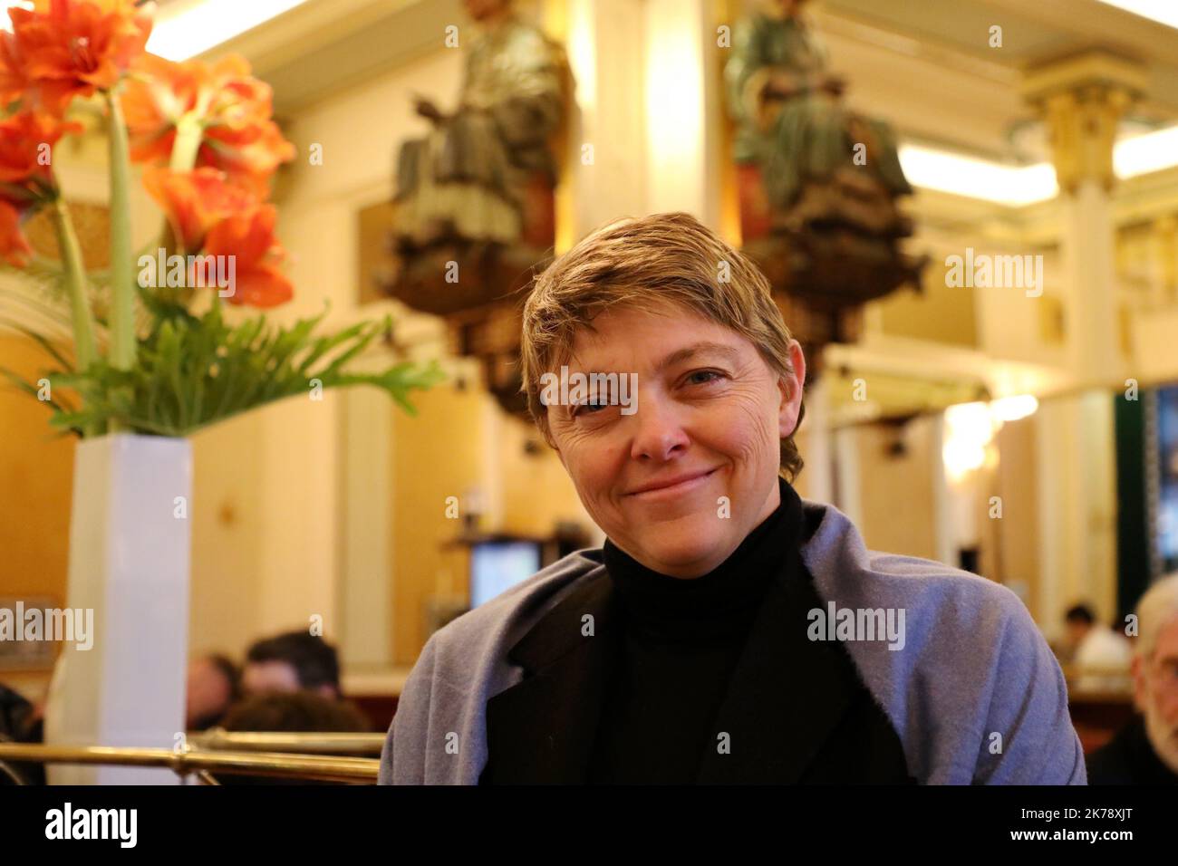 Catherine Mathivat, grande petite-fille du fondateur de la brasserie. Les deux Magots, le célèbre café du quartier Saint-Germain-des-Prés de Paris, France. Il avait une réputation de rendez-vous littéraire et intellectuel Banque D'Images