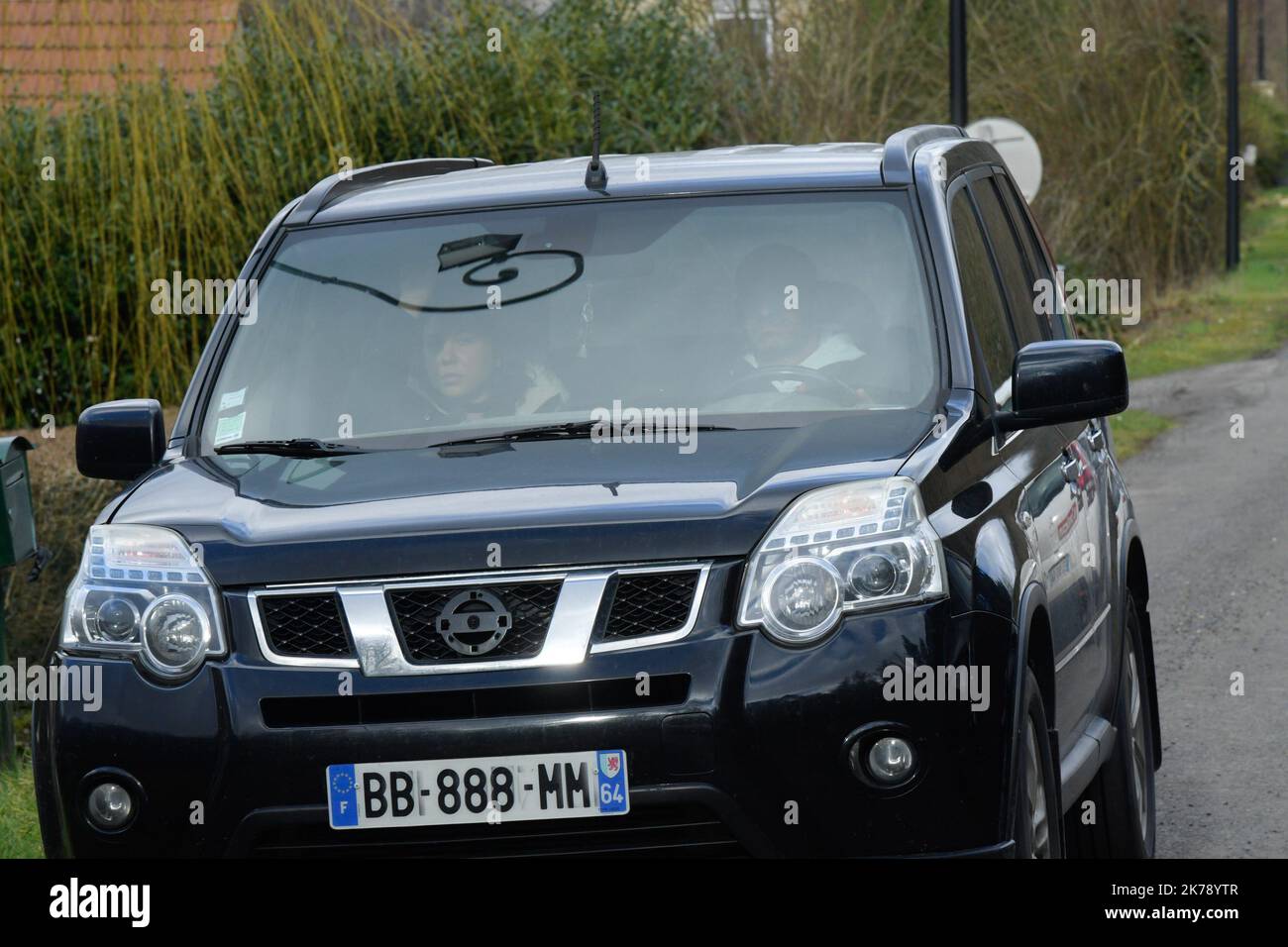 Près de trois mois après la mort tragique d'Elisa Pilarski suite à des morsures de chien, le juge d'instruction et plusieurs témoins étaient sur les lieux mercredi, 12 février. Banque D'Images