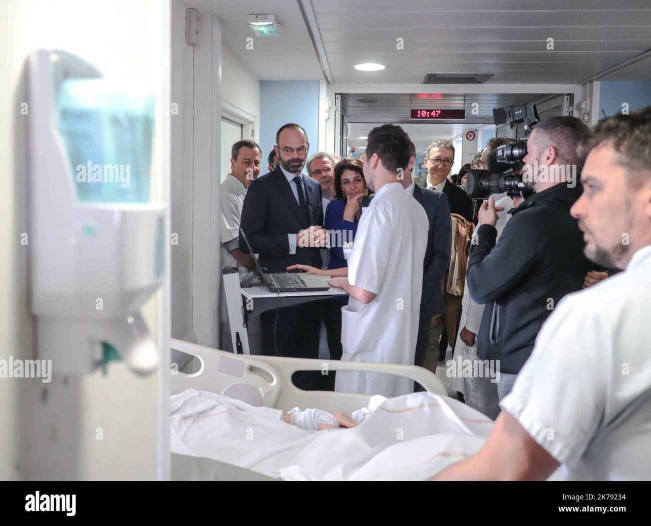 Premier ministre français et ministre de la Santé Edouard Philippe à l'Hôpital universitaire de Bordeaux. Banque D'Images