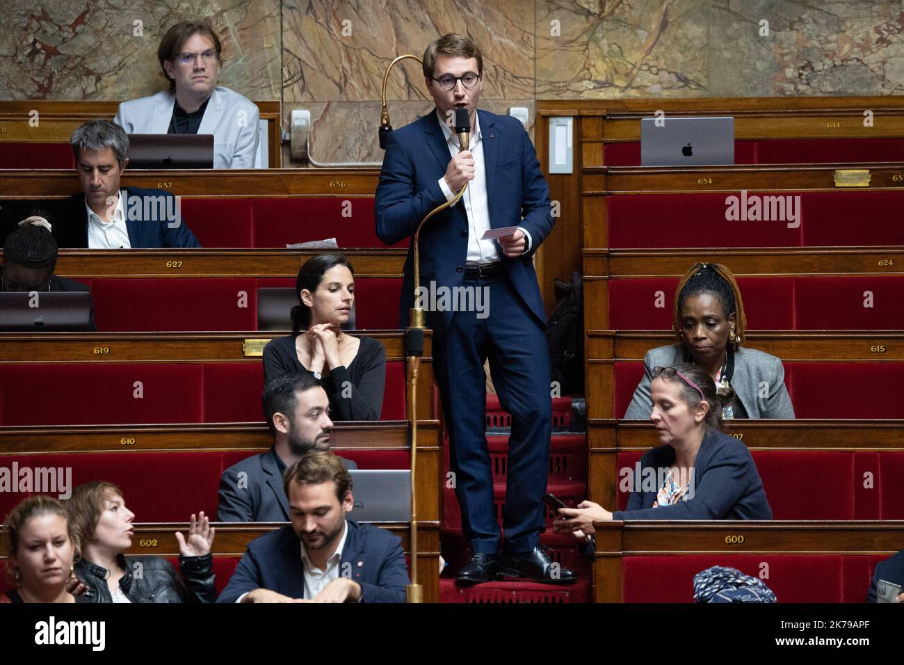 François Piquemal, député du LFI, parle lors de la discussion sur le projet de loi budgétaire 2023 à l'Assemblée nationale française, à Paris, sur 17 octobre 2022. Photo de Raphael Lafargue/ABACAPRESS.COM Banque D'Images
