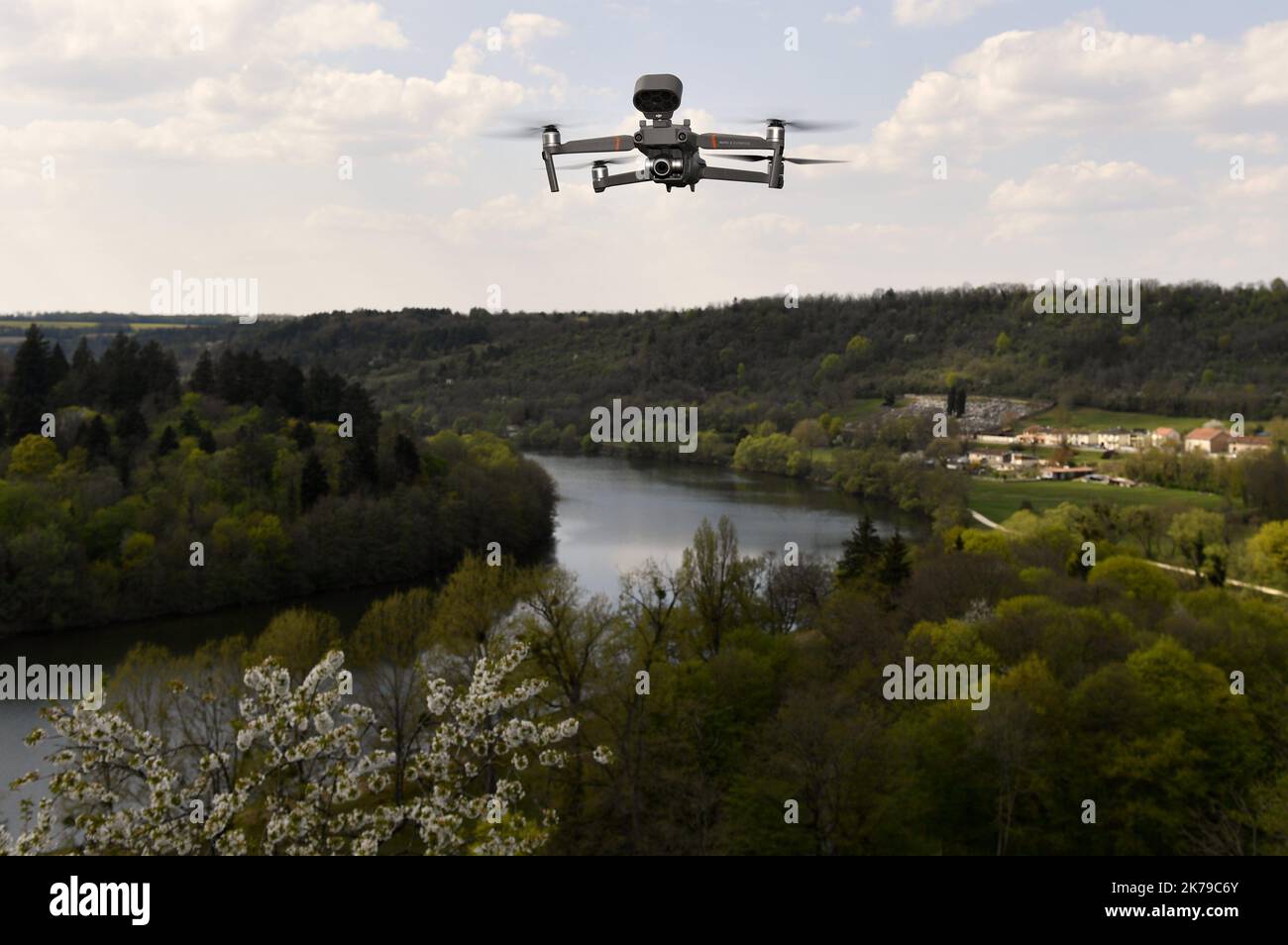 Drone d'urgence Banque de photographies et d'images à haute résolution -  Page 2 - Alamy
