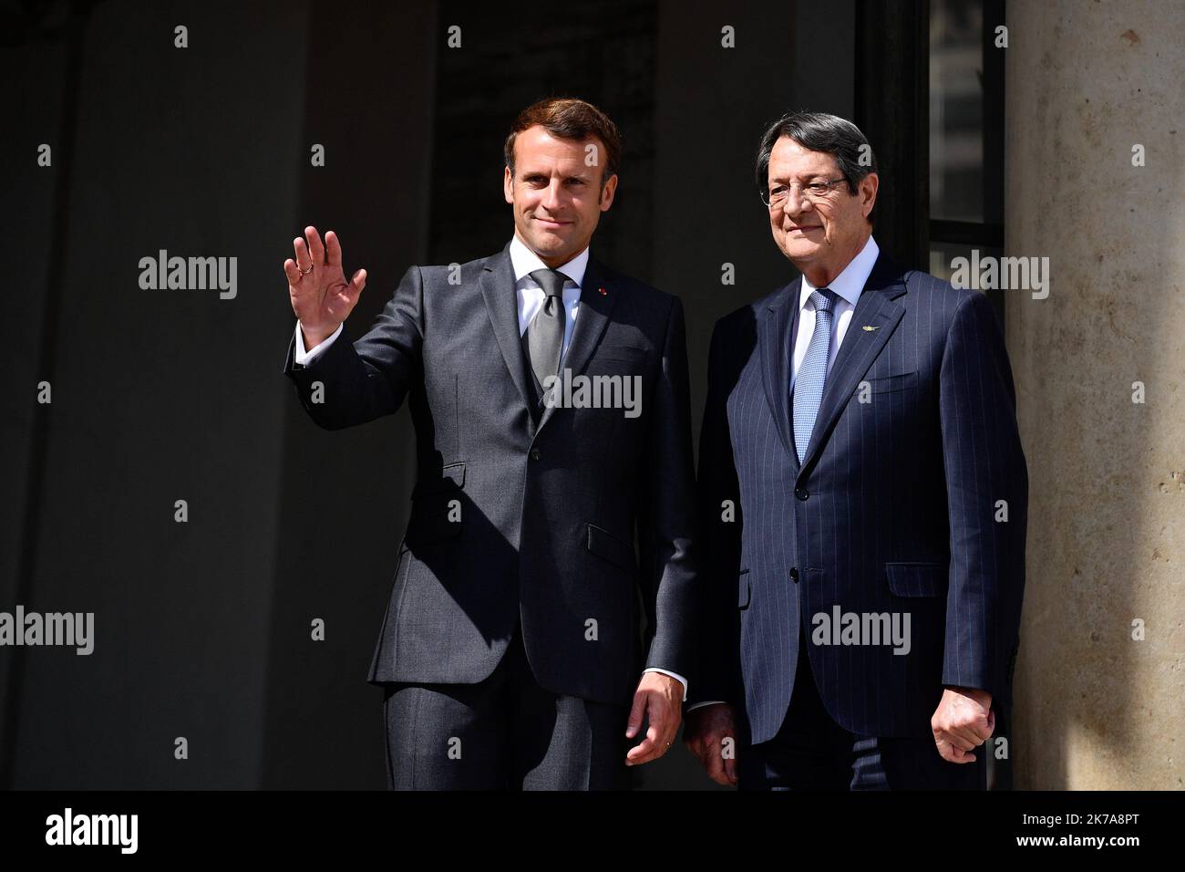 ©Julien Mattia / le Pictorium / MAXPPP - Julien Mattia / le Pictorium - 23/07/2020 - France / Ile-de-France / Paris - le Président Emmanuel Macron recevait au Palais de l'Elysée pour entretien, le Président de la République de Chypre, M. Nicos Anastasiades, le 23 juillet 2020. / 23/07/2020 - France / Ile-de-France (région) / Paris - le Président Emmanuel Macron a reçu au Palais de l'Elysée pour une interview, le Président de la République de Chypre, M. Nicos Anastasiades, sur 23 juillet 2020. Banque D'Images