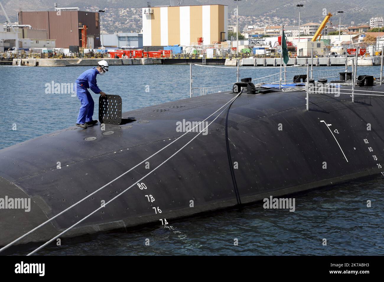 EN IMAGES. Nicolas reproduit un sous-marin nucléaire avec… 7 500 LEGO®