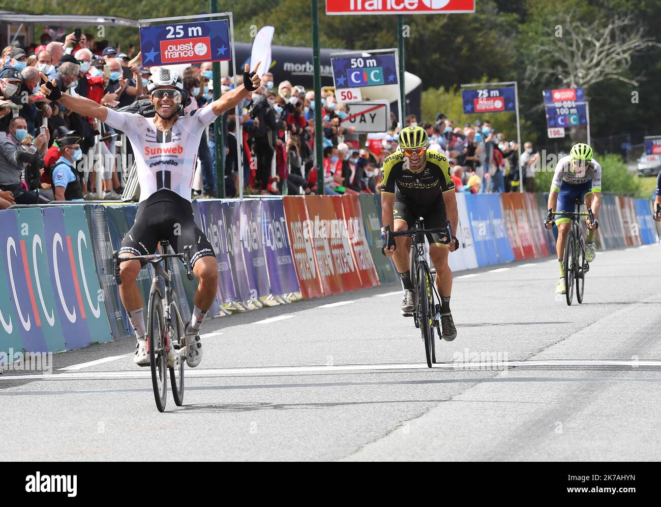©PHOTOPQR/LE TÉLÉGRAMME/NICOLAS CREACH ; ; ; 25/08/2020 ; PHOTO NICOLAS CREACH / LE TÉLÉGRAMME. Bretagne Classic à Plouay ( 56 ) LE 25082020 Bretagne Classic à Plouay Michael Matthew remporte la Bretagne Classique dévant Luka Mezgec et Florian Senehal. Bretagne Classique Ouest-France une journée de vélo à Plouay, France, mardi 25 août 2020. Banque D'Images ©PHOTOPQR/LE TÉLÉGRAMME/NICOLAS CREACH ; ; ; 25/08/2020 ; PHOTO NICOLAS CREACH / LE TÉLÉGRAMME. Bretagne Classic à Plouay ( 56 ) LE 25082020 Bretagne Classic à Plouay Michael Matthew remporte la Bretagne Classique dévant Luka Mezgec et Florian Senehal. Bretagne Classique Ouest-France une journée de vélo à Plouay, France, mardi 25 août 2020. Banque D'Images