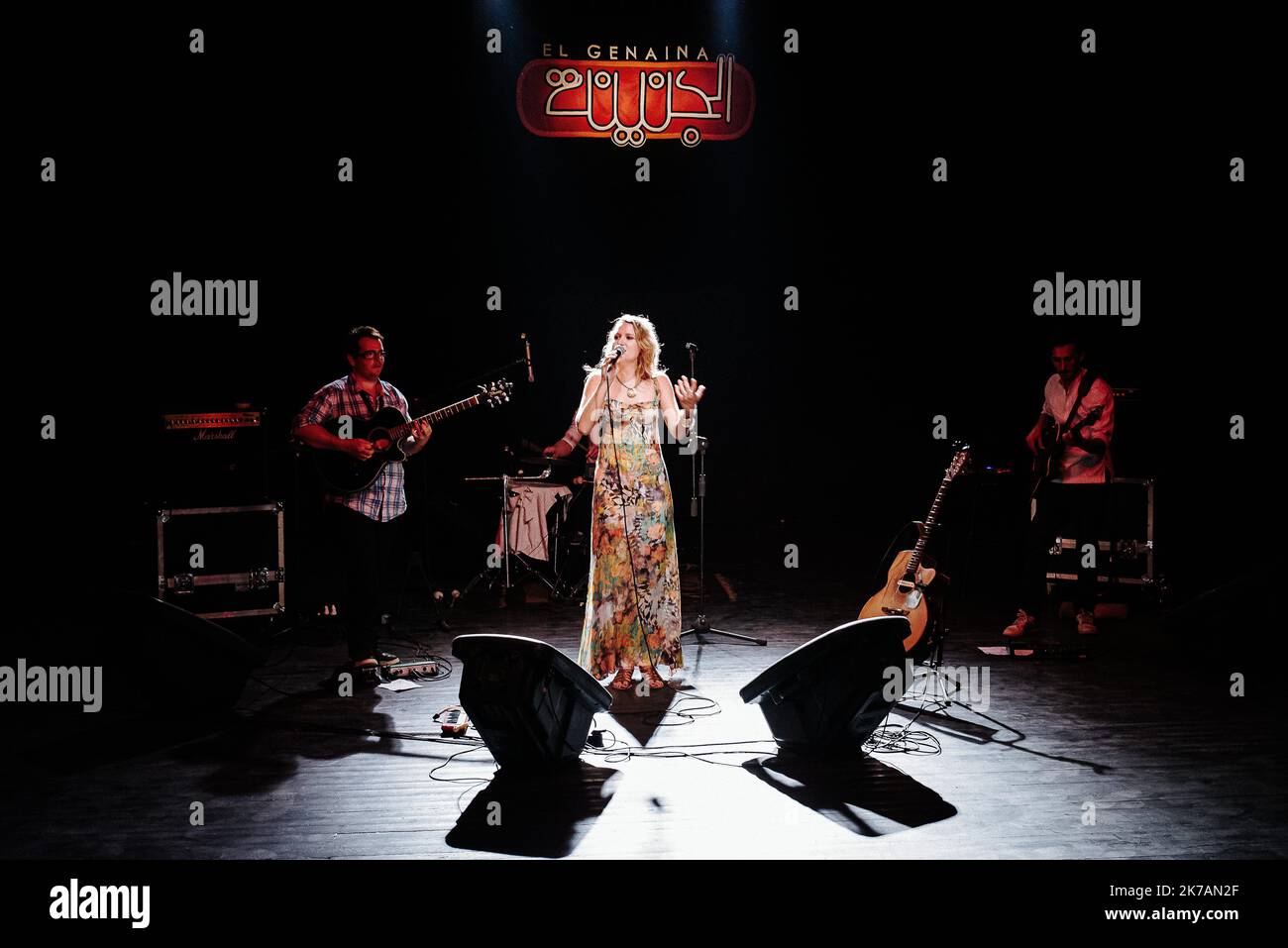 ©Jan Schmidt-Whitley/le Pictorium/MAXPPP - Jan Schmidt-Whitley/le Pictorium - 25/07/2013 - France / Paris - la chanteuse franco-tunisienne Nawel Ben Kraiem en concert au Divan du monde a Paris en novembre 2012 dans le cadre d'une soirée Tunix-Mix qui met un jour des Tunisiens. / 25/07/2013 - France / Paris - le chanteur franco-tunisien Nawel Ben Kraiem en concert au Divan du monde à Paris en novembre 2012 dans le cadre d'une soirée Tunix-Mix en hommage aux artistes tunisiens. Banque D'Images