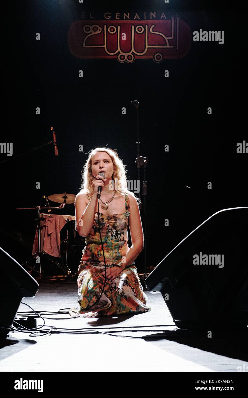 ©Jan Schmidt-Whitley/le Pictorium/MAXPPP - Jan Schmidt-Whitley/le Pictorium - 25/07/2013 - France / Paris - la chanteuse franco-tunisienne Nawel Ben Kraiem en concert au Divan du monde a Paris en novembre 2012 dans le cadre d'une soirée Tunix-Mix qui met un jour des Tunisiens. / 25/07/2013 - France / Paris - le chanteur franco-tunisien Nawel Ben Kraiem en concert au Divan du monde à Paris en novembre 2012 dans le cadre d'une soirée Tunix-Mix en hommage aux artistes tunisiens. Banque D'Images