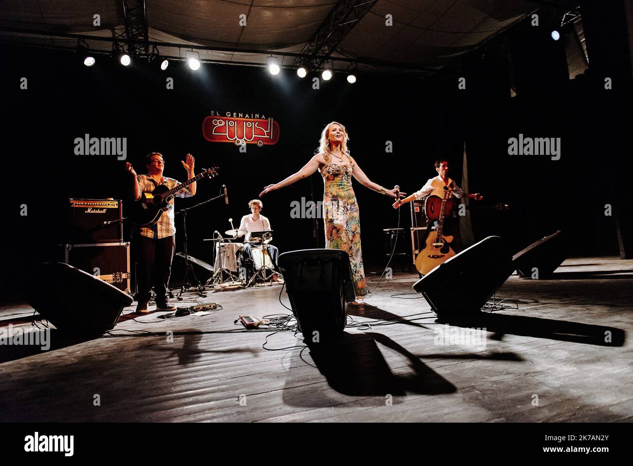 ©Jan Schmidt-Whitley/le Pictorium/MAXPPP - Jan Schmidt-Whitley/le Pictorium - 25/07/2013 - France / Paris - la chanteuse franco-tunisienne Nawel Ben Kraiem en concert au Divan du monde a Paris en novembre 2012 dans le cadre d'une soirée Tunix-Mix qui met un jour des Tunisiens. / 25/07/2013 - France / Paris - le chanteur franco-tunisien Nawel Ben Kraiem en concert au Divan du monde à Paris en novembre 2012 dans le cadre d'une soirée Tunix-Mix en hommage aux artistes tunisiens. Banque D'Images