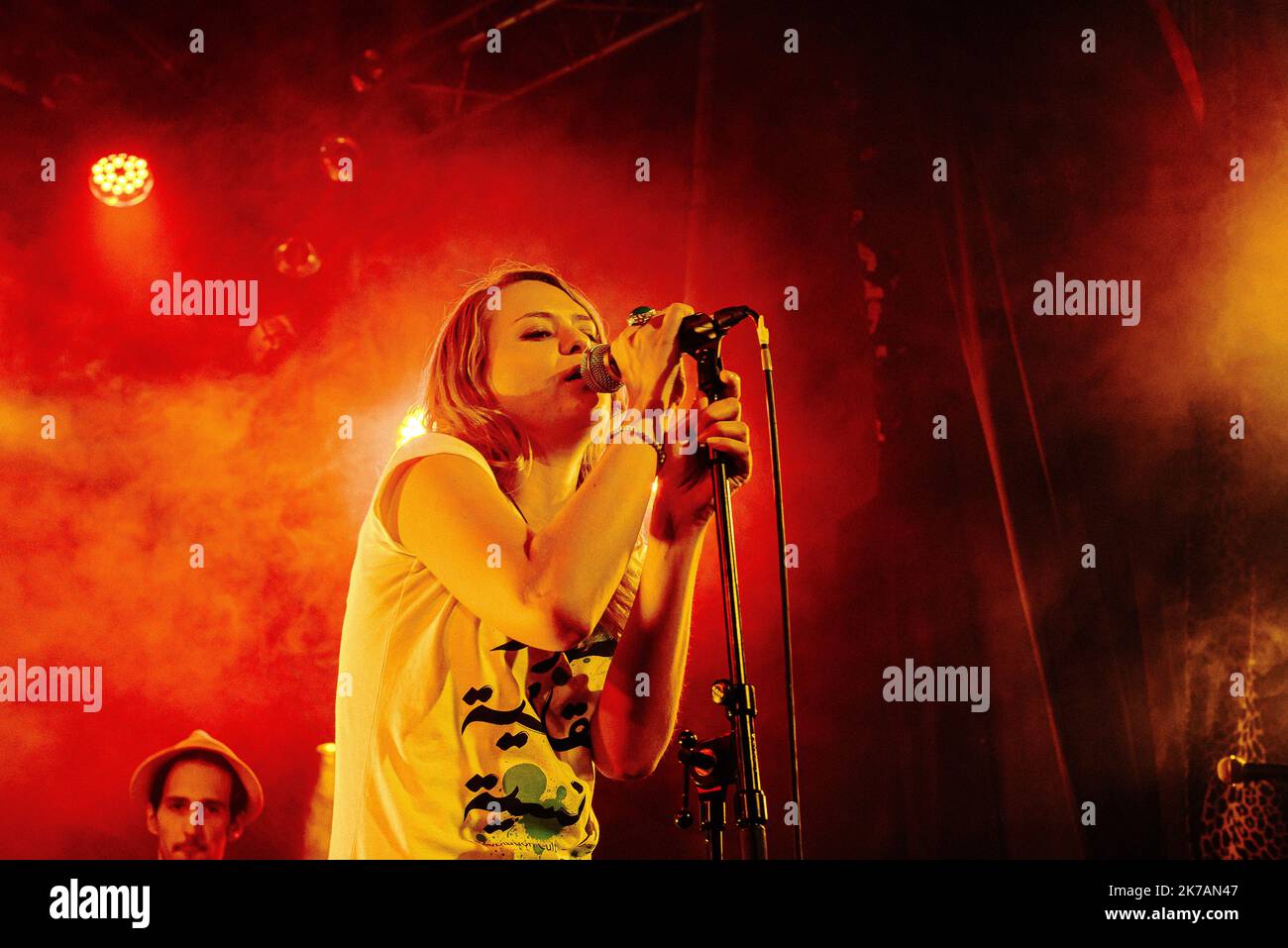 ©Jan Schmidt-Whitley/le Pictorium/MAXPPP - Jan Schmidt-Whitley/le Pictorium - 28/10/2012 - France / Paris - la chanteuse franco-tunisienne Nawel Ben Kraiem en concert au Divan du monde a Paris en novembre 2012 dans le cadre d'une soirée Tunix-Mix qui met un jour des Tunisiens. / 28/10/2012 - France / Paris - le chanteur franco-tunisien Nawel Ben Kraiem en concert au Divan du monde à Paris en novembre 2012 dans le cadre d'une soirée Tunix-Mix en hommage aux artistes tunisiens. Banque D'Images