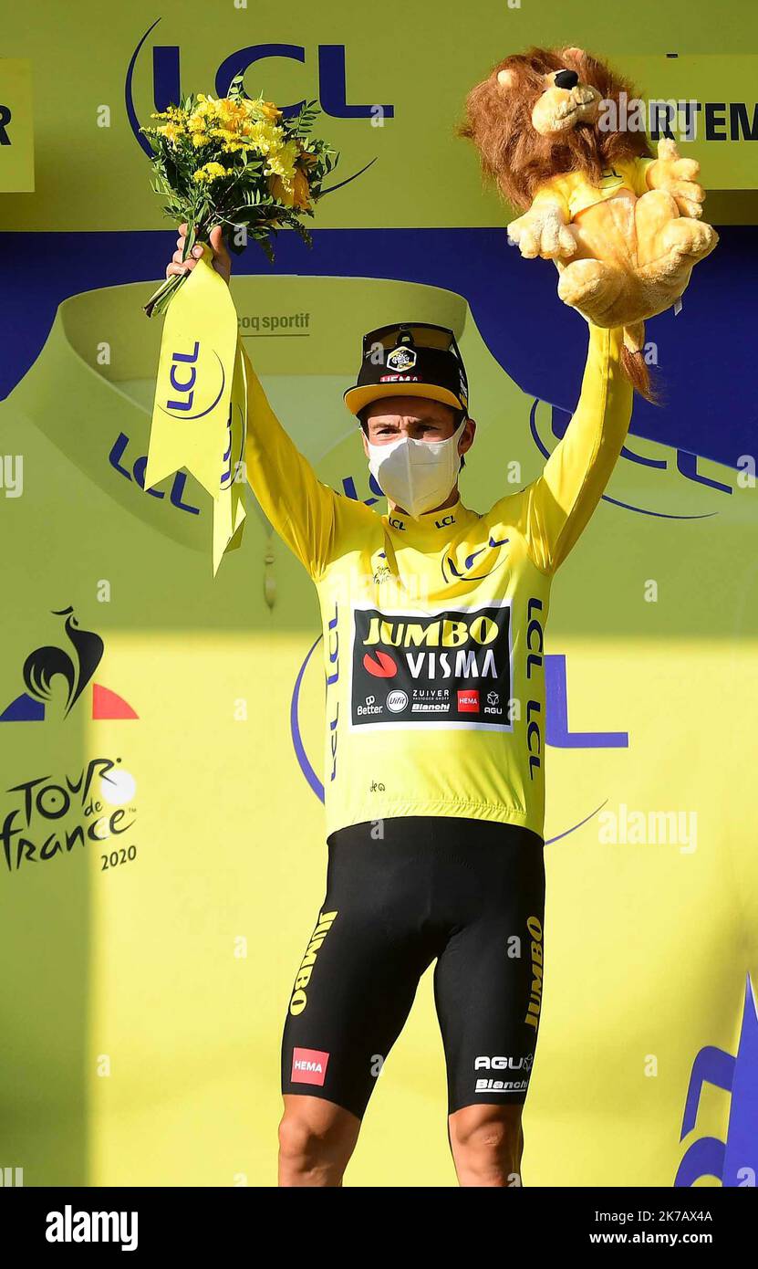 ©PHOTOPQR/LE PROGRES/Philippe TRIAS - 13/09/2020 - Tour de France, Ain, 13 septembre 2020. -Primoz Rogall (Jumbo-vista) conserver son maillot jaune à l'arrivée de l'étape Lyon/le Grand-Colombier dans l'Ain. - 2020/09/13. Tour de France étape 15. - Banque D'Images