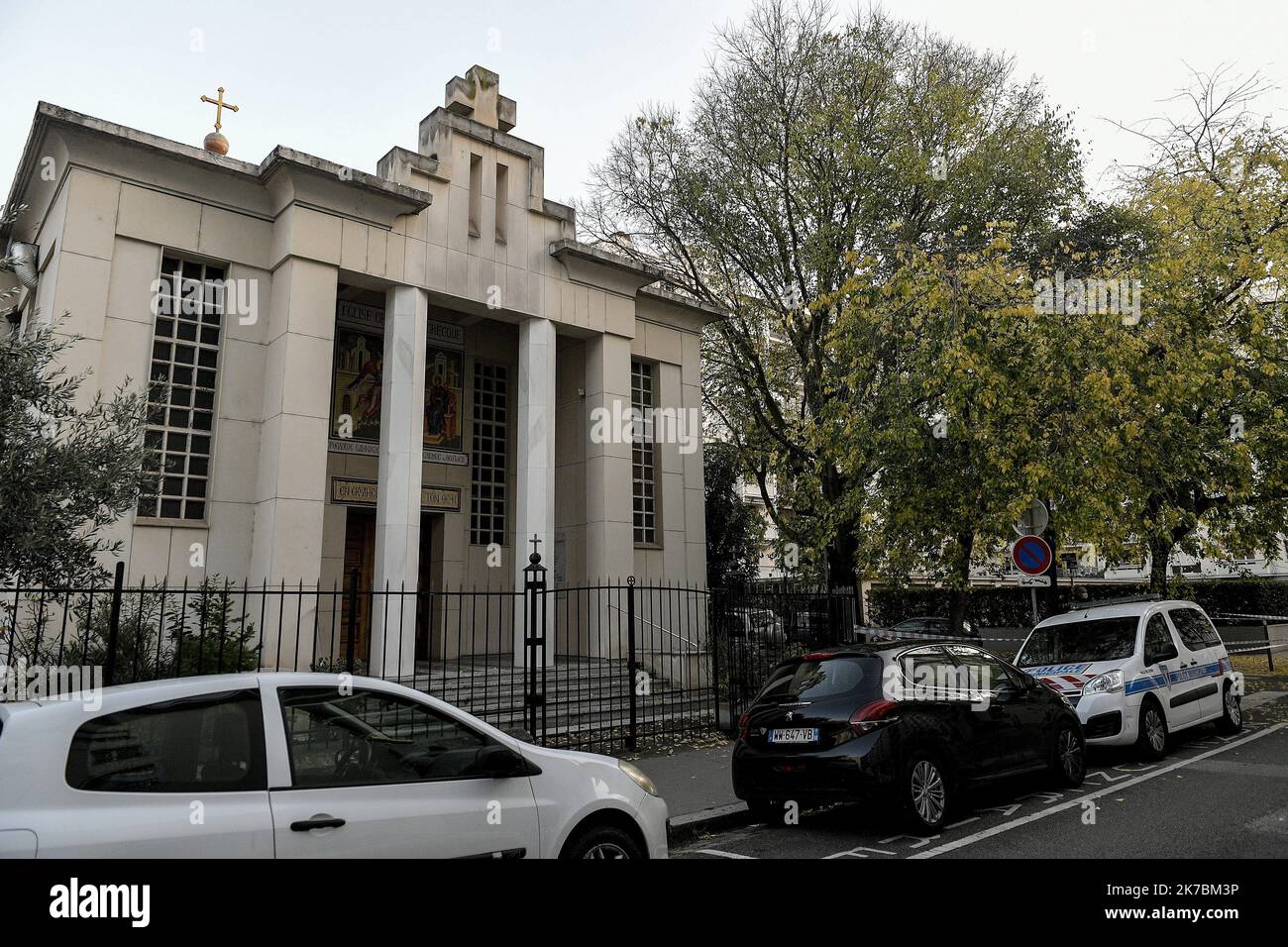 ©PHOTOPQR/LE PROGES/Maxime JEGAT - Lyon 31/10/2020 - Prêtre blessée par balle à Lyon le 31 octobre 2020 -ce samedi vers 16h un prêtre orthodoxe s'est fait tiré dessus alors qu'il fermait son église rue du Père Chevrier à Lyon. Lyon, France, octobre 31st 20220 - Priest tiré et blessé à Lyon sur 31 octobre 2020 - ce samedi vers 4 heures un prêtre orthodoxe a été abattu en fermant son église rue du Père Chevrier à Lyon. Banque D'Images