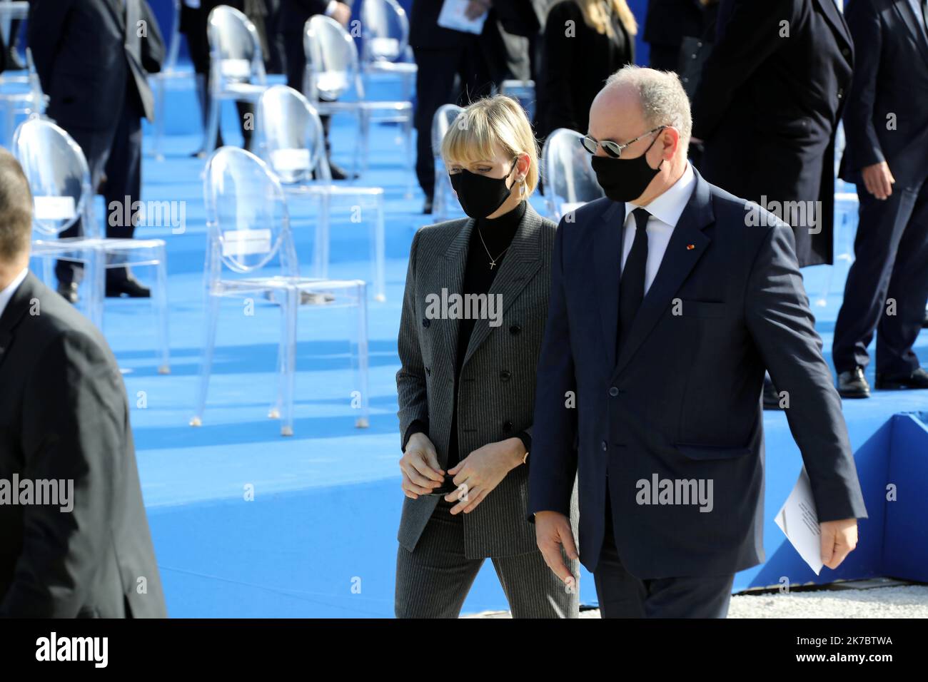 ©PHOTOPQR/NICE MATIN/Jean François Ottonello ; Nice ; 07/11/2020 ; OTTONELLO JEAN-FRANÇOIS - samedi 7 novembre 2020, colline du château à Nice - hommage national aux trois virés de l'attentat de la basilique notre-Dame de Nice - le couple princier Albert II et Charlène de Monaco NICE hommage national aux trois victimes de l'attaque de la basilique notre-Dame de Nice sur la colline du château - Samedi 7 Novembre 2020 Banque D'Images