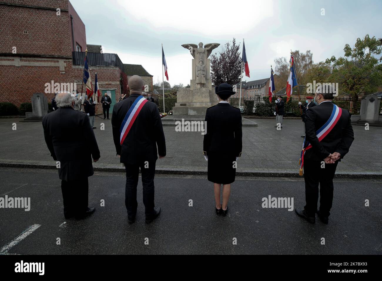 ©PHOTOPQR/VOIX DU NORD/Sami Belloumi Belloumi ; 11/11/2020 ; Avesnes sur Helpe le 11 novembre 2020 : cérémoine du 11 novembre en présence de Corinne Simon, sous préféte, et de Sébastien seguin, maire. PHOTO SAMI BELLOUMI LA VOIX DU NORD. - 2020/11/11. Cérémonie du 11 novembre, jour du souvenir. Banque D'Images