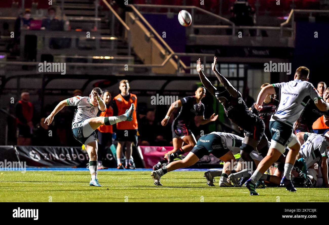 Londres, Royaume-Uni. 17th octobre 2022. Hugh O'Sullivan, de London Irish, s'élance lors du match de rugby à XV de la Premiership entre Saracens et London Irish au StoneX Stadium, Londres, Angleterre, le 17 octobre 2022. Photo de Phil Hutchinson. Utilisation éditoriale uniquement, licence requise pour une utilisation commerciale. Aucune utilisation dans les Paris, les jeux ou les publications d'un seul club/ligue/joueur. Crédit : UK Sports pics Ltd/Alay Live News Banque D'Images