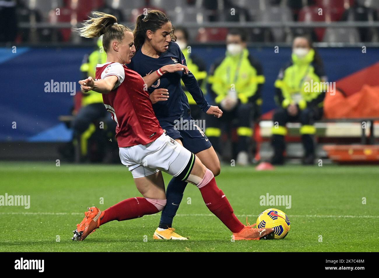 ©PHOTOPQR/OUEST FRANCE/Philippe RENAULT ; Guingamp ; 27/11/2020 ; France - Autriche. Équipe de France Féminine de football. Match de qualification nat d'Europe. Amel MAJRI photo Philippe RENAULT / Ouest-France les femmes UEFA Euro 2022 groupe G qualification match de football entre la France et l'Autriche, au stade Roudourou, à Guingamp, dans l'ouest de la France, sur 27 novembre 2020. Banque D'Images