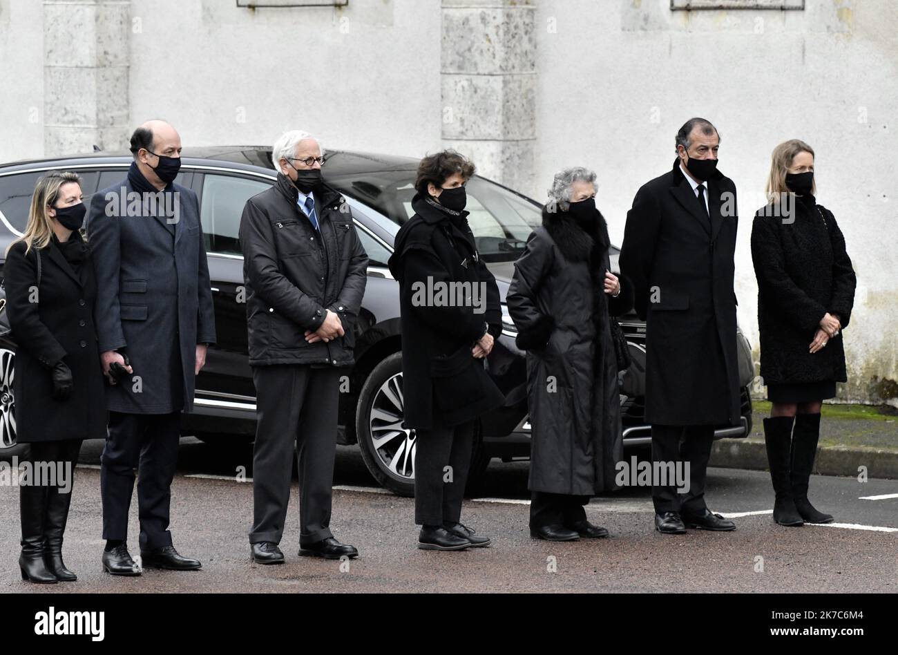 ©PHOTOPQR/LA NOUVELLE RÉPUBLIQUE/SGAUDARD ; BLOIS ; 05/12/2020 ; PHOTOPQR / LA NOUVELLE RÉPUBLIQUE / SÉBASTIEN GAUDARD AUTHON (41), LE 05.12.2020 OBSEES RELIGIGEUSES A AUTHON DANS LE LOIR-ET-CHER DE VALERY GISCARD D'ESTAING. FAMILLE SÉPULTURE ENTERREMENT CAVEAU FAMILLE VALÉRIE-ANNE GISCARD d'ESTAING LOUIS GISCARD d'ESTAING ANNE-AYMONE GISCARD d'ESTAING HENRI GISCARD d'ESTAING - Valéry Giscard d'ESTAING funérailles de France ancien président Valéry Giscard d'Estaing, reconnu comme le cœur de la réforme sociale et technologique du pays, en la plaçant au cœur de l'Europe et de la société A été mis au repos Satu Banque D'Images