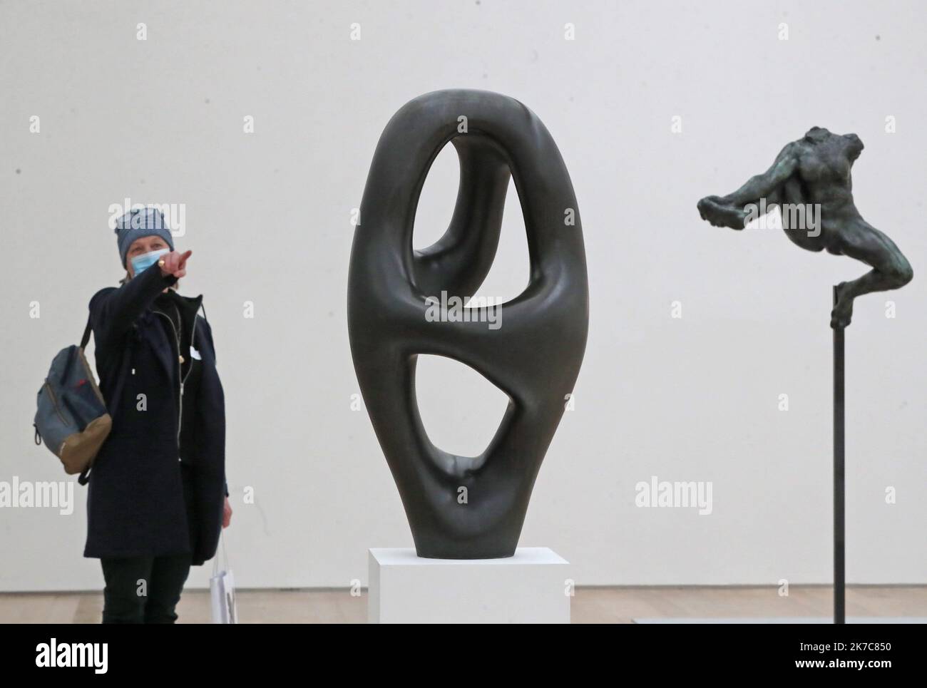 ©PHOTOPQR/l'ALSACE/Darek SZUSTER ; Riehen ; 11/12/2020 ; l'exposition Rodin ARP va ouvrir au public ce week-end à la Fondation Beyeler. - 2020/12/11. Pour la première fois, une exposition de musée fait entrer dans le dialogue Auguste Rodin (1840–1917) et Hans ARP (1886–1966), en associant le travail révolutionnaire du grand réformateur de la sculpture de la fin du 19th siècle à l'œuvre influente d'un protagoniste majeur de la sculpture abstraite de 20th ans. Banque D'Images