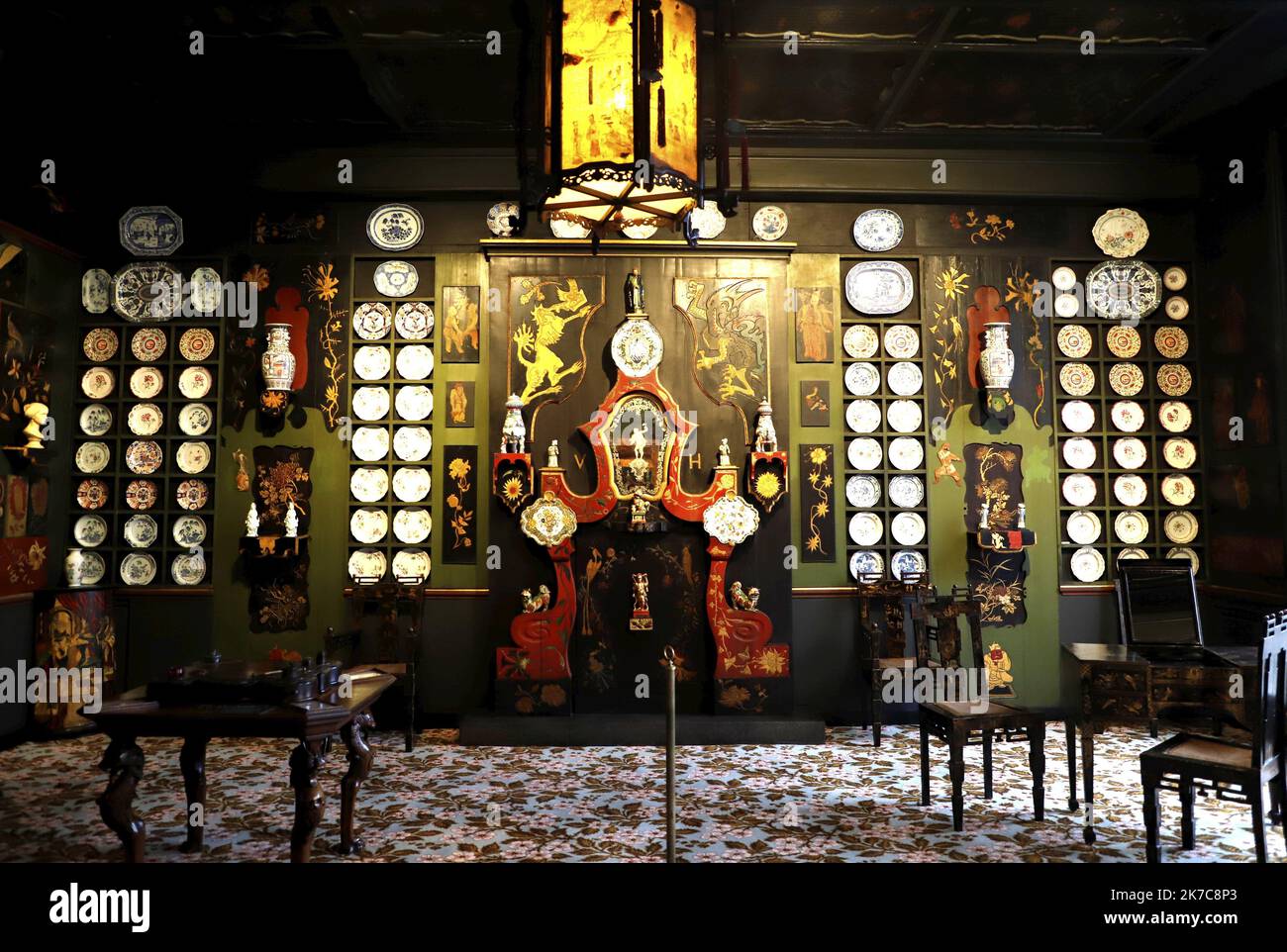 ©PHOTOPQR/LE PARISIEN/Delphine Goldsztejn ; PARIS ; 08/12/2020 ; Maison de Victor Hugo 6 place des Vosges, 75004 Paris salon chinois : décor imaginé par Victor Hugo pour la maison de Juliette Drouet, maitresse de Victor Hugo, à Guernesey le 08/12/2020 photo : Delphine Goldsztejn - Paris, France, décembre 8th 2020 - la maison de Victor Hugo, située sur l'un des lieux les plus célèbres de Paris, la place des Vosges, a été rénovée. La maison dans laquelle vivait l'auteur des Misérables avant son exil rouvrira bientôt après 18 mois de travail. Un enchantement. Visite guidée en avant-première. Victor Hugo (1802-1885) était un Fren Banque D'Images