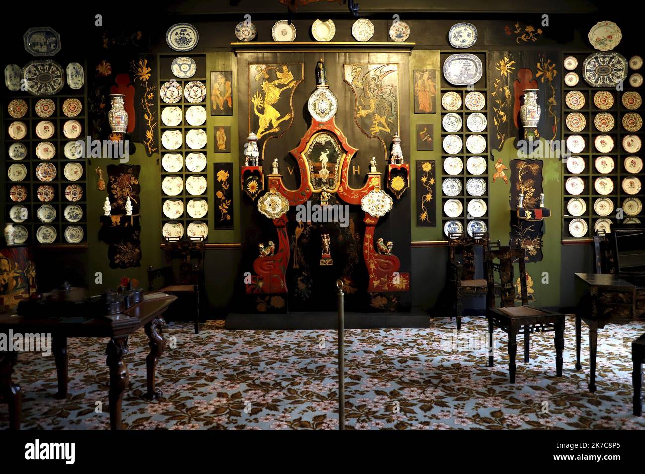 ©PHOTOPQR/LE PARISIEN/Delphine Goldsztejn ; PARIS ; 08/12/2020 ; Maison de Victor Hugo 6 place des Vosges, 75004 Paris salon chinois : décor imaginé par Victor Hugo pour la maison de Juliette Drouet, maitresse de Victor Hugo, à Guernesey le 08/12/2020 photo : Delphine Goldsztejn - Paris, France, décembre 8th 2020 - la maison de Victor Hugo, située sur l'un des lieux les plus célèbres de Paris, la place des Vosges, a été rénovée. La maison dans laquelle vivait l'auteur des Misérables avant son exil rouvrira bientôt après 18 mois de travail. Un enchantement. Visite guidée en avant-première. Victor Hugo (1802-1885) était un Fren Banque D'Images
