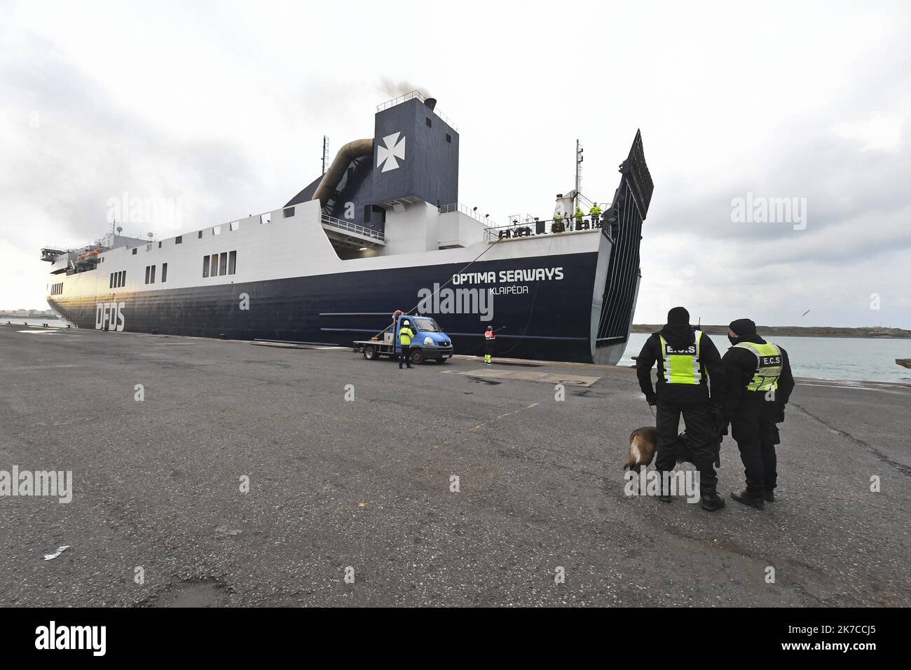 ©PHOTOPQR/VOIX DU NORD/Sébastien JARRY ; 03/01/2021 ; Loon-Plage. le 03/01/2021. Le groupe Danois DFDS ouvre une nouvelle ligne pour relier l'Irlande en ferry au départ de Dunkerque . Loon Plage, France, janvier 3rd 2021 le groupe danois DFDS ouvre une nouvelle ligne pour relier l'Irlande en ferry depuis Dunkerque Banque D'Images