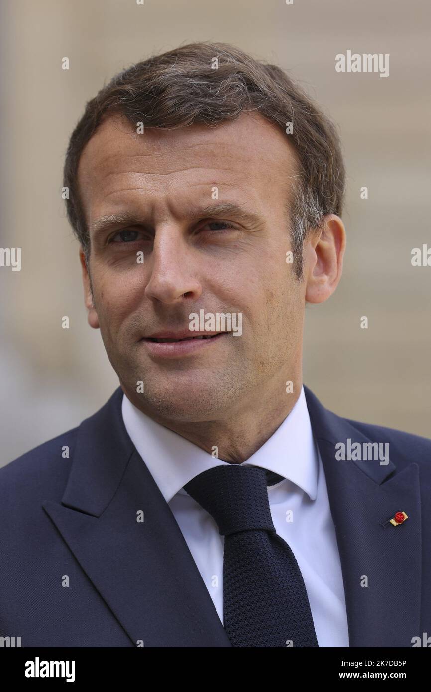 ©Sébastien Muylaert/MAXPPP - le président français Emmanuel Macron s'adresse à la presse au palais présidentiel de l'Elysée avant un déjeuner de travail avec le Premier ministre slovène à Paris, en France. 29.04.2021 Banque D'Images