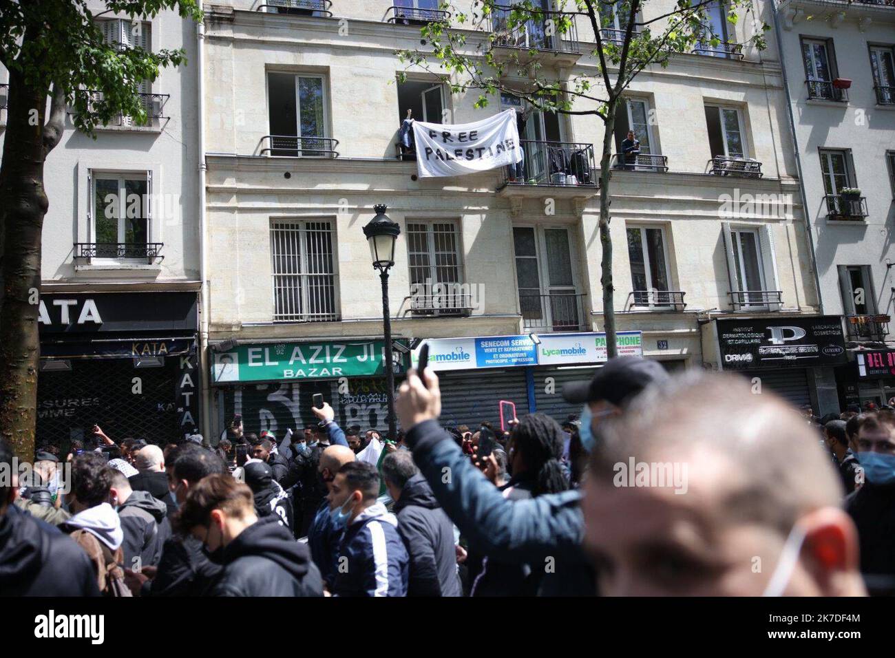 ©PHOTOPQR/LE PARISIEN/Olivier Arandel ; Paris ; 15/05/2021 ; Paris, boulevard de Barbes manifestation interdite pour la Palestine - Paris organisateurs de la démo pro-palestinienne voeu de procéder malgré Ban 15 mai 2021 Banque D'Images