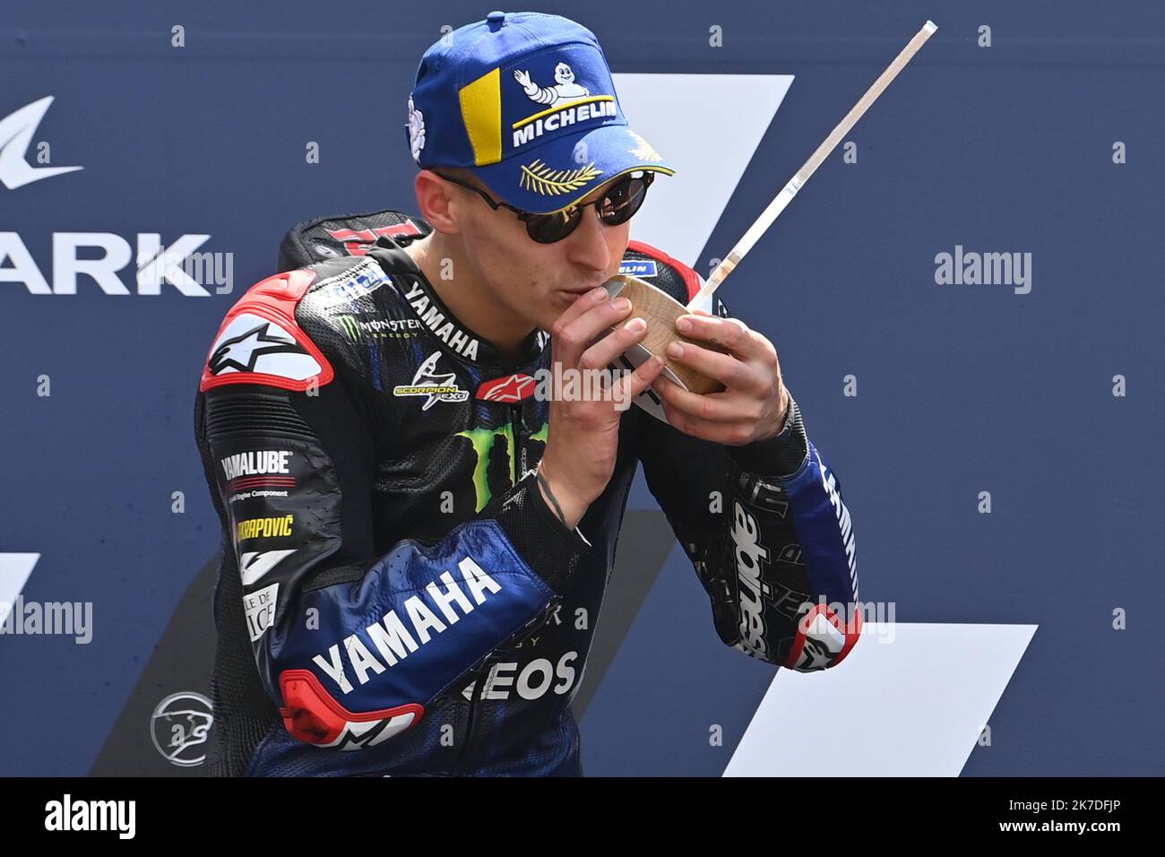 ©PHOTOPQR/Ouest FRANCE/Daniel FOURAY ; le Mans ; 16/05/2021 ; Sport . Motocyclisme . Vitesse . Championnat du monde . Grand prix de France moto . Le Mans . Catégorie MotoGP . Le français Fabio Quartararo termine à la troisième place du grand prix de France MotoGP . 20 . Fabio Quartararo . Yamaha . Monster Energy Yamaha MotoGP . France . Photo Daniel Fouray . - MotoGP le Mans mai 16 2021 Banque D'Images