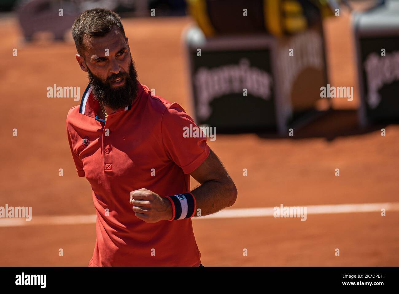 Aurélien Morissard / IP3 ; Benoit paire de France gestes contre Casper RUUD de Norvège lors de la première partie du tournoi de tennis Open de France à Roland Garros à Paris, France, 31 mai 2021. Roland Garros 2021 se déroulera du 30 mai au 13 juin 2021. Banque D'Images