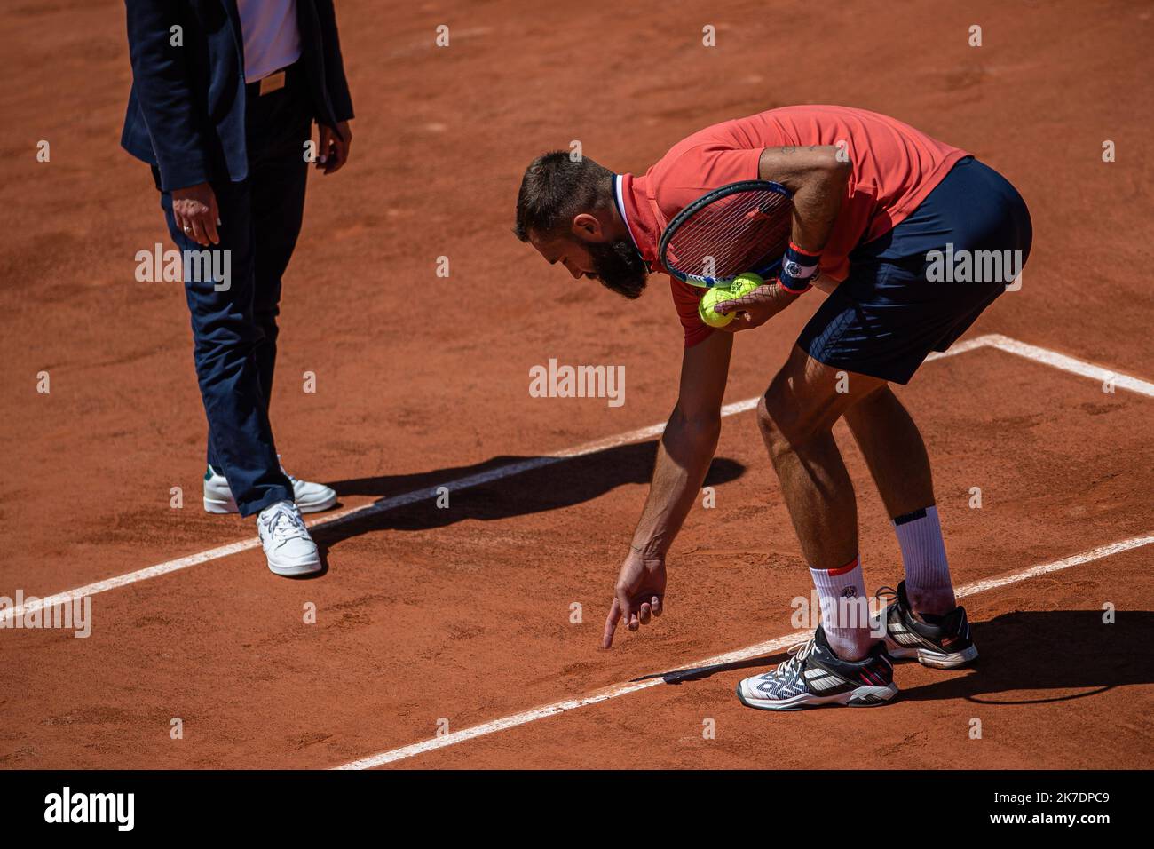 Aurélien Morissard / IP3 ; Benoit paire de France gestes contre Casper RUUD de Norvège lors de la première partie du tournoi de tennis Open de France à Roland Garros à Paris, France, 31 mai 2021. Roland Garros 2021 se déroulera du 30 mai au 13 juin 2021. Banque D'Images