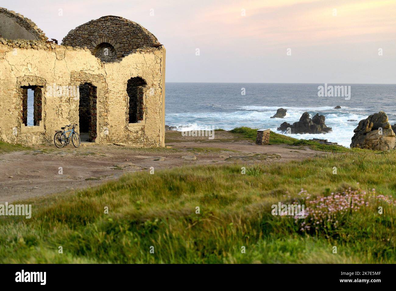 ©PHOTOPQR/OUEST FRANCE/Marc Ollivier ; Ouessant ; 18/06/2021 ; la côte