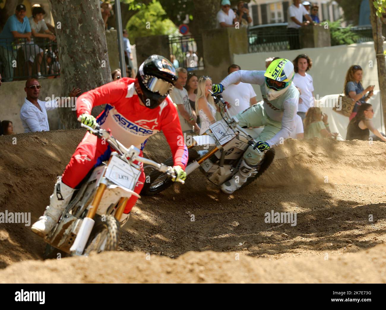 ELEKTRA FUTURE MOTOCROSS SAINT TROPEZ - MAD - BRIGHTON - du 5 au 6  septembre 2020 - Saint Tropez, France - place des Lices Photo Stock - Alamy