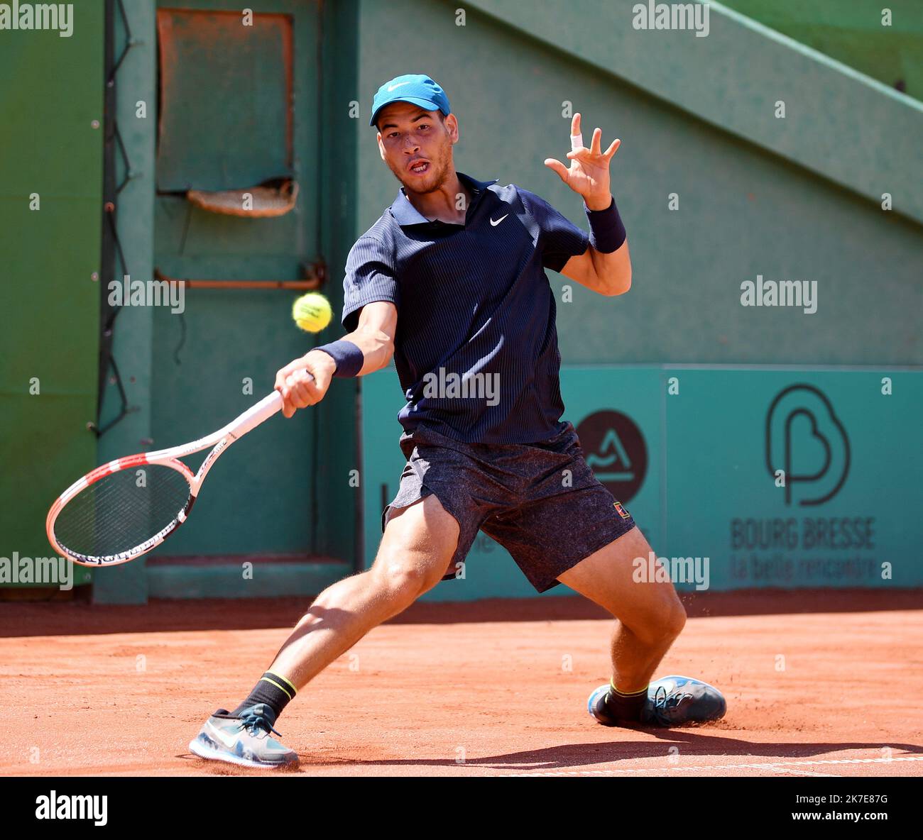 ©PHOTOPQR/LE PROGRES/Catherine AULAZ - Bourg-en-Bresse 29/06/2021 - Grand Prix de tennis de Bourg-en-Bresse - ouvert de l'Ain - 29.06.2021 -29E Grand Prix de tennis de Bourg-en-Bresse - ouvert de l'Ain - 27 juin au 4 juillet 2021. L'Anglais George Loffhagen, tête de série n°5, battu 3/6, 7/5, 9/11, par Bradley Paliska (FRA). Banque D'Images