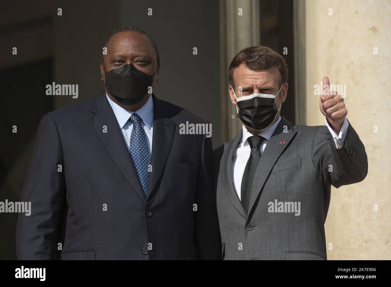 ©Julien Mattia / le Pictorium / MAXPPP - Julien Mattia / le Pictorium - 01/07/2021 - France / Ile-de-France / Paris - dans le cadre des bilaterales du Forum Generation Egalite, le Président Emmanuel Macron recevait la Presidente de la République du Kenya, Uhuru Kenyatta, au Palais de l'Elysée, le 1er juillet 2021 / 01/07/2021 - France / Ile-de-France (région) / Paris - dans le cadre des bilateraux du Forum pour l'égalité des générations, le Président Emmanuel Macron a reçu le Président de la République du Kenya, Uhuru Kenyatta, à l'Elysée, le 1 juillet 2021 Banque D'Images