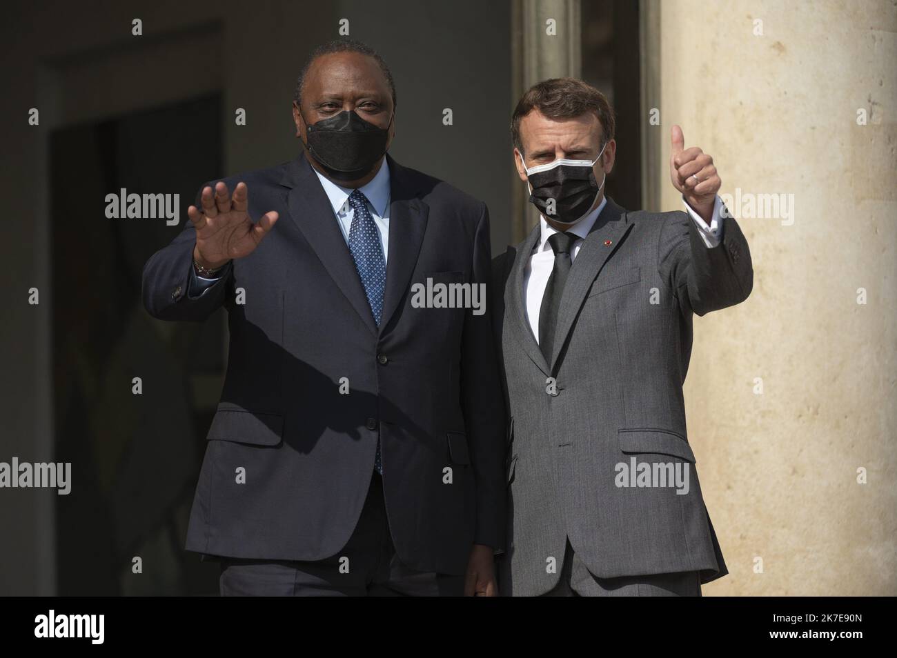 ©Julien Mattia / le Pictorium / MAXPPP - Julien Mattia / le Pictorium - 01/07/2021 - France / Ile-de-France / Paris - dans le cadre des bilaterales du Forum Generation Egalite, le Président Emmanuel Macron recevait la Presidente de la République du Kenya, Uhuru Kenyatta, au Palais de l'Elysée, le 1er juillet 2021 / 01/07/2021 - France / Ile-de-France (région) / Paris - dans le cadre des bilateraux du Forum pour l'égalité des générations, le Président Emmanuel Macron a reçu le Président de la République du Kenya, Uhuru Kenyatta, à l'Elysée, le 1 juillet 2021 Banque D'Images