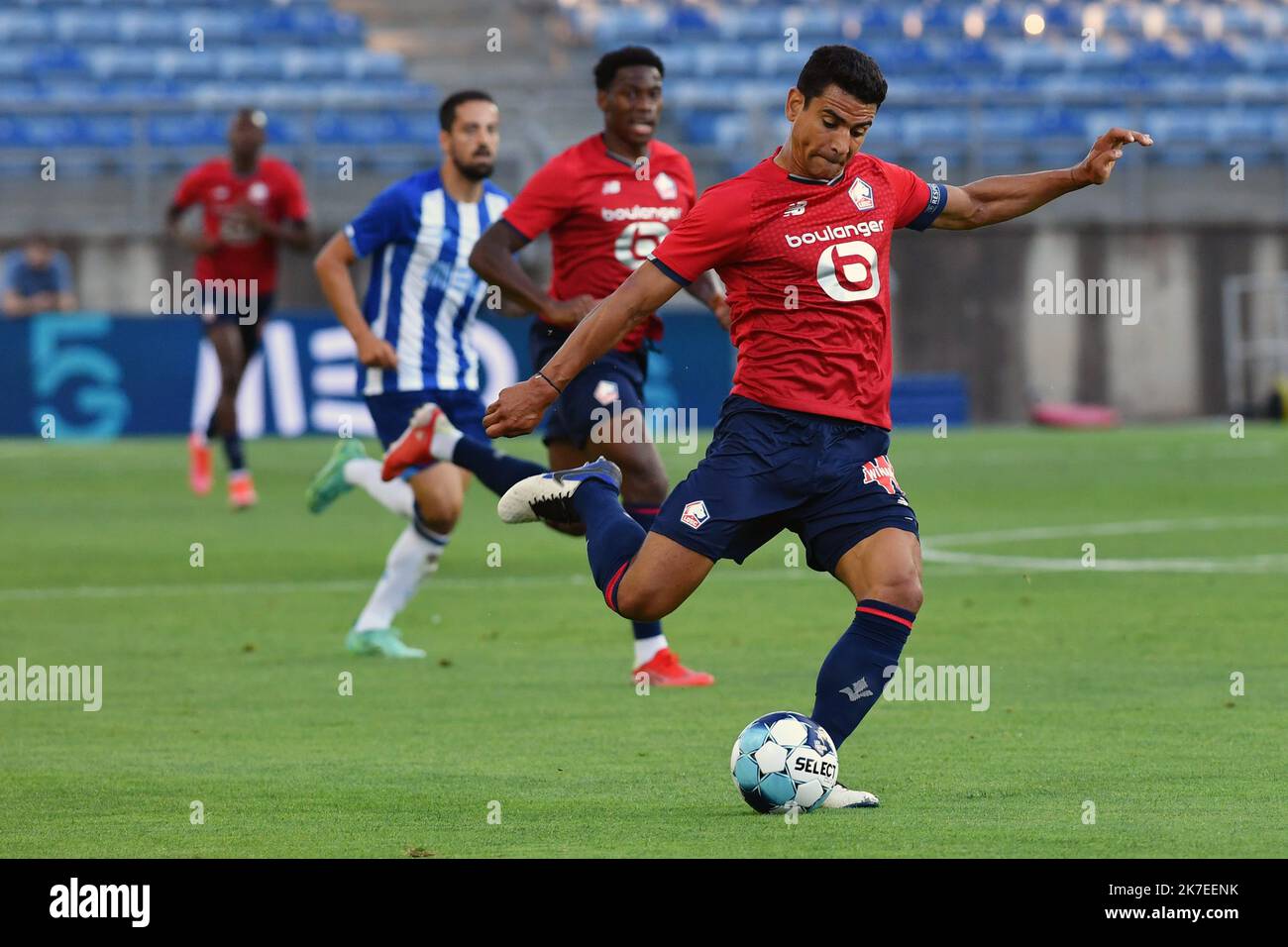 ©PHOTOPQR/VOIX DU NORD/Zack Ajili ; 25/07/2021 ; Almancil, le 25/07/2021, match le FC Porto et le LOSC au Estadio do Algarve. Photo DE la scène de pré-saison ZACK AJILI LA VOIX DU NORD - 25 juillet 2021. Football, match amical entre Lille (FRA) et Porto (por) à Estadio do Algarve, Almancil, Portugal. Banque D'Images