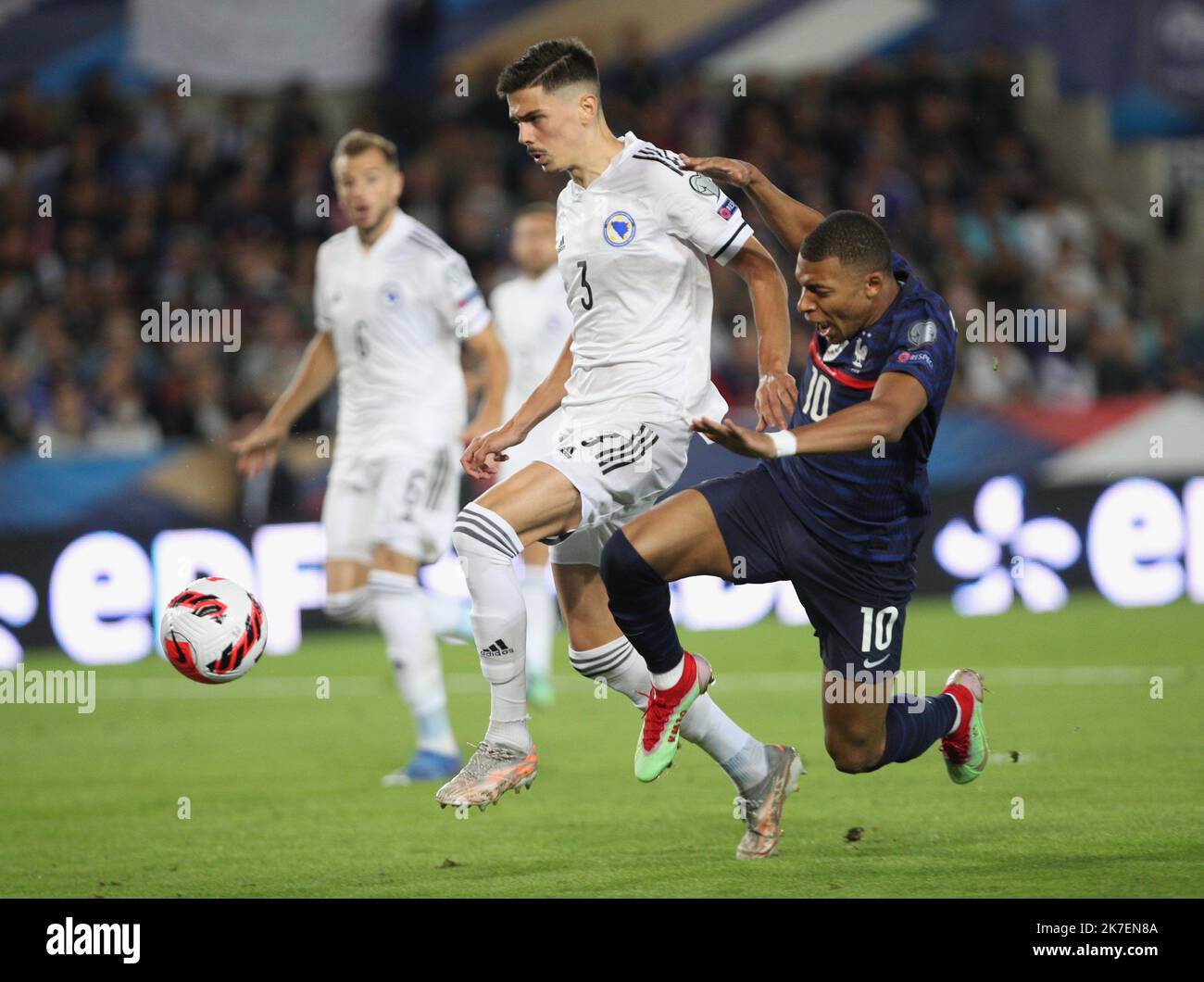 ©PHOTOPQR/l'ALSACE/Jean-Marc LOOS ; Strasbourg ; 01/09/2021 ; Kylian Mbappé lors du match de football entre la France et la Bosnie, à Strasbourg le 1er septembre 2021. Banque D'Images