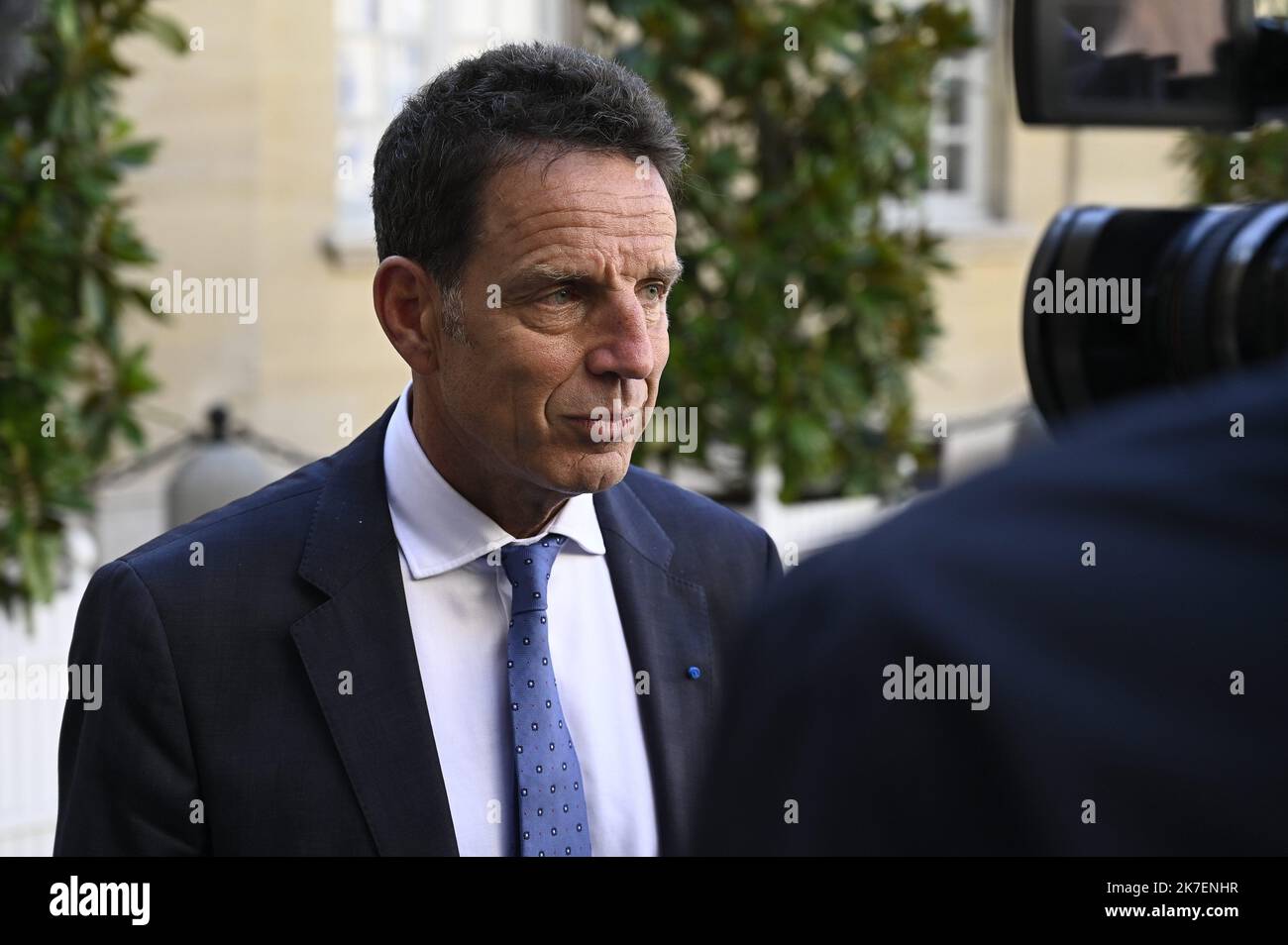 ©Julien Mattia / le Pictorium / MAXPPP - Julien Mattia / le Pictorium - 2/9/2021 - France / Ile-de-France / Paris - le Président du Medef, geofroy Roux de Bezieux en fin d'entretien par la presse a l'hôtel de Matignon, A Paris le 2 septembre 2021 / 2/9/2021 - France / Ile-de-France (région) / Paris - le Président de Medef, Geoffroy Roux de Bezieux à la fin d'une interview avec la presse à l'Hôtel de Matignon, à Paris sur 2 septembre 2021 Banque D'Images