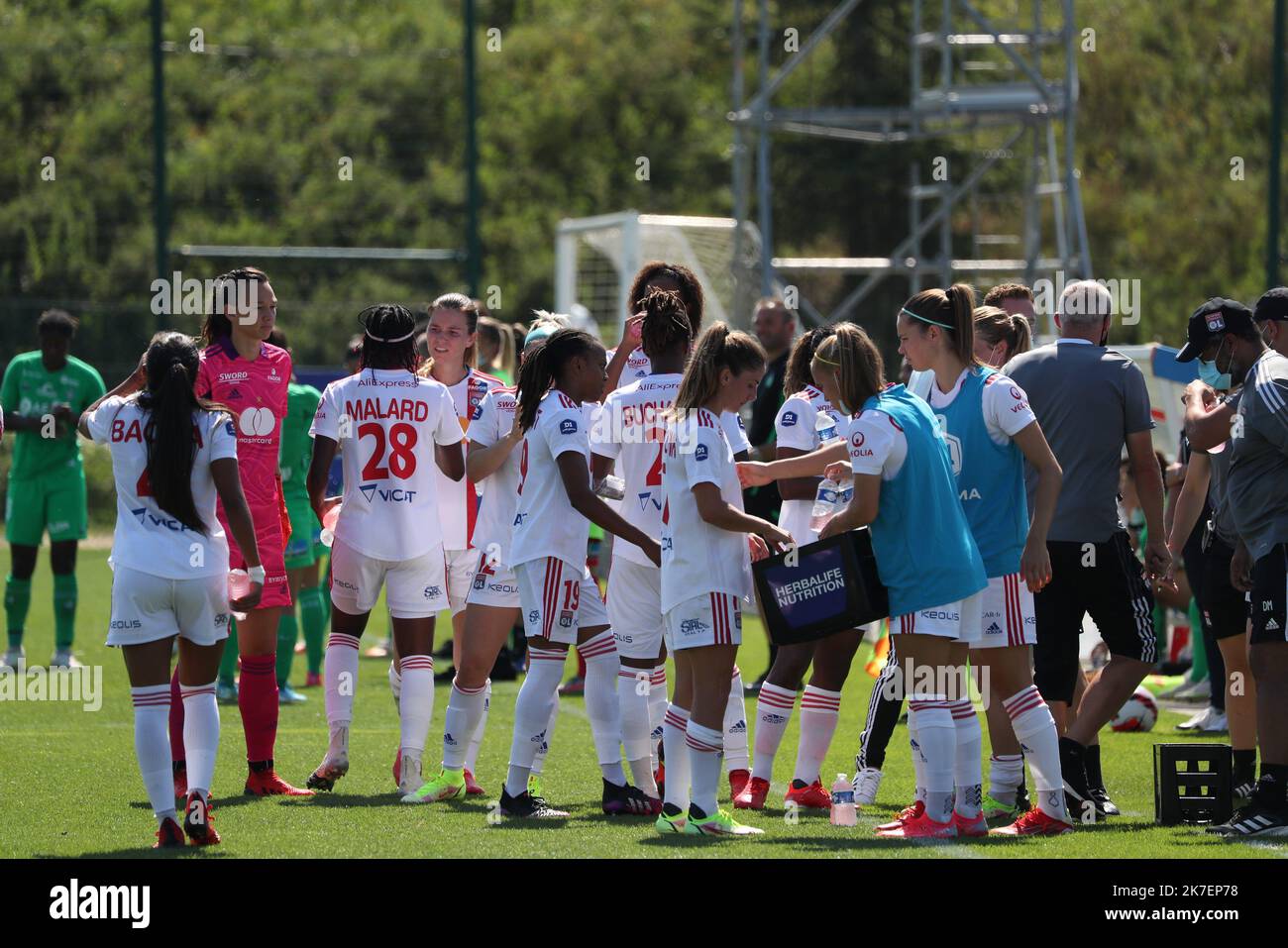 Thierry Larret / MAXPPP. Football Feminin D1 ARKEMA. Olympique Lyonnais contre Association Sportive de Saint-Etienne. Groupama OL Training Centre, Decines-Charpieu (69) le 5 septembre 2021. PAUSE FRAICHEUR Banque D'Images