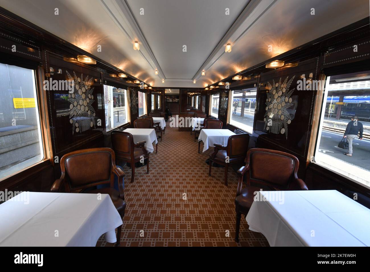 ©PHOTOPQR/VOIX DU NORD/FLORENT MOREAU ; 16/09/2021 ; LILLE, LE 16.09.2021. Le train l'Orient-Express est en gare Lille-Flandres à l'occasion des séjours du Patrimoine. PHOTO FLORENT MOREAU LA VOIX DU NORD - l'Orient-Express le plus célèbre train France du monde, Lille 16 sept 2021 Banque D'Images