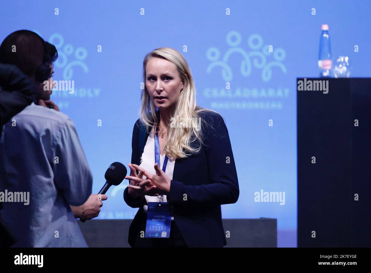 ©PHOTOPQR/LE PARISIEN/Olivier CORSAN ; Budapest ; 23/09/2021 ; Marion Maréchal le Pen au 4e Sommet Demographique de Budapest Marion Maréchal le Pen à Budapest sur 23 septembre 2021 lors du quatrième sommet démographique. Banque D'Images