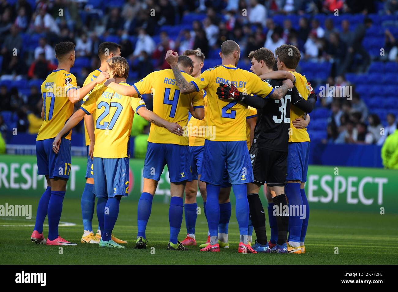©Mourad ALLILI/MAXPPP - Team Brondby IF pendant l'UEFA Europa Ligue un match de football entre l'Olympique Lyonnais et Brondby IF au stade du Groupama à Decines-Charpieu près de Lyon, dans le centre-est de la France sur 30 septembre 2021. Banque D'Images