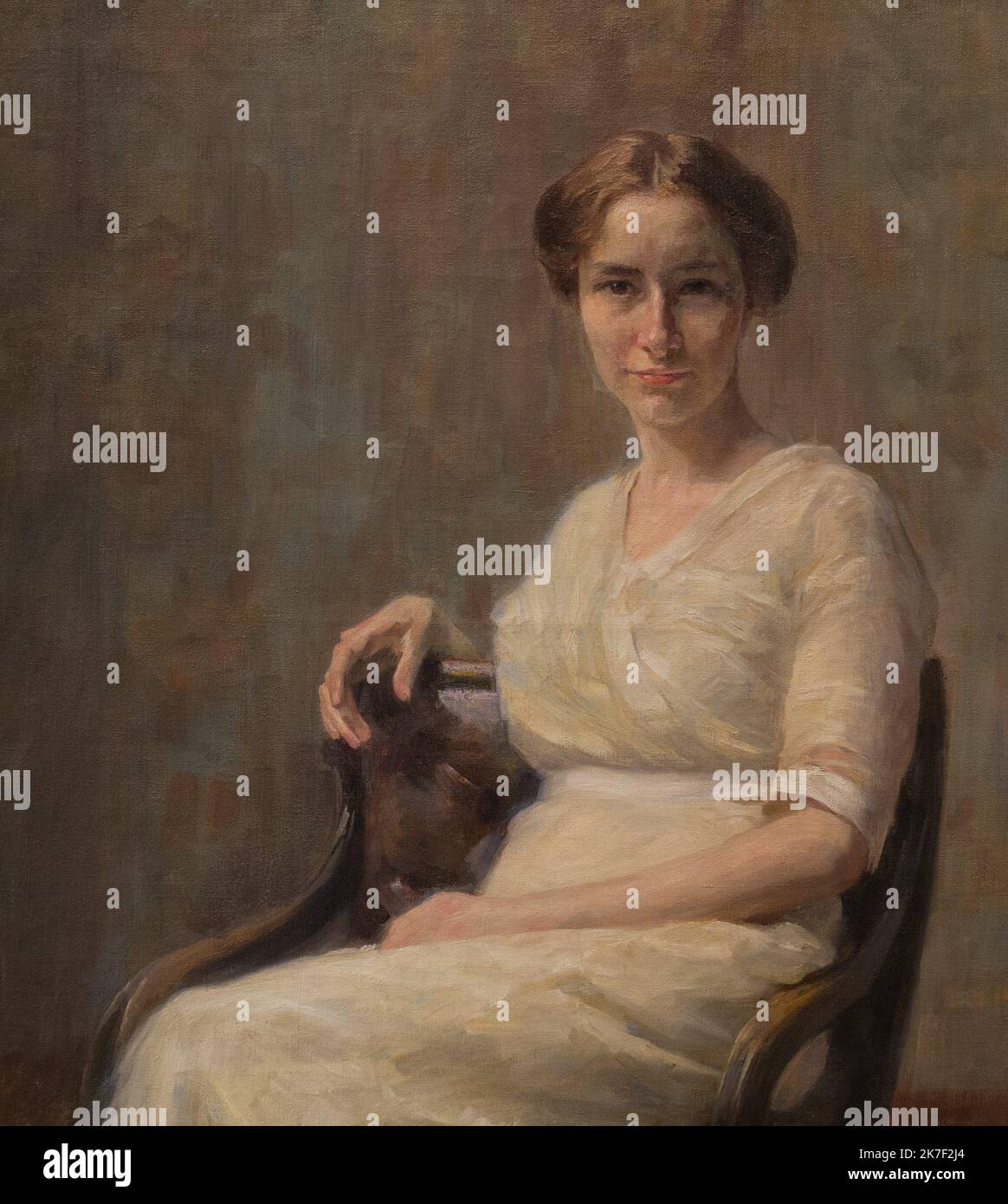 ©Active Museu/MAXPPP - ActiveMuseum 0000066.jpg / Portrait de Mira Pintar - Ivana Kobilca (1913) - 1913 - / Ivana Kobilca / Musée actif de la peinture / le Pictorium fauteuil ,Robe ,yeux ,Portrait ,assis (à être) ,impressionnisme slovène ,vertical ,femme ,Mira Pintar Kobilca ,peinture ,20th , Ivana , kosilca Banque D'Images
