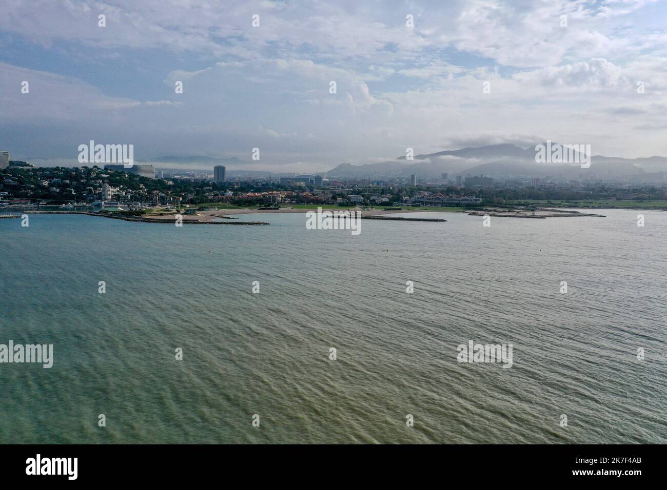Â©PHOTOPQR/LA PROVENCE/Gilles Bader ; Marseille ; 04/10/2021 ; Inondation a Marseille, marseille vue de l'embouque de l'huveaune et ses eaux boueuses - fortes inondations dans le sud de la France, le 4th 2021 octobre mer Méditerranée à Marseille, avec des crues de boue Banque D'Images