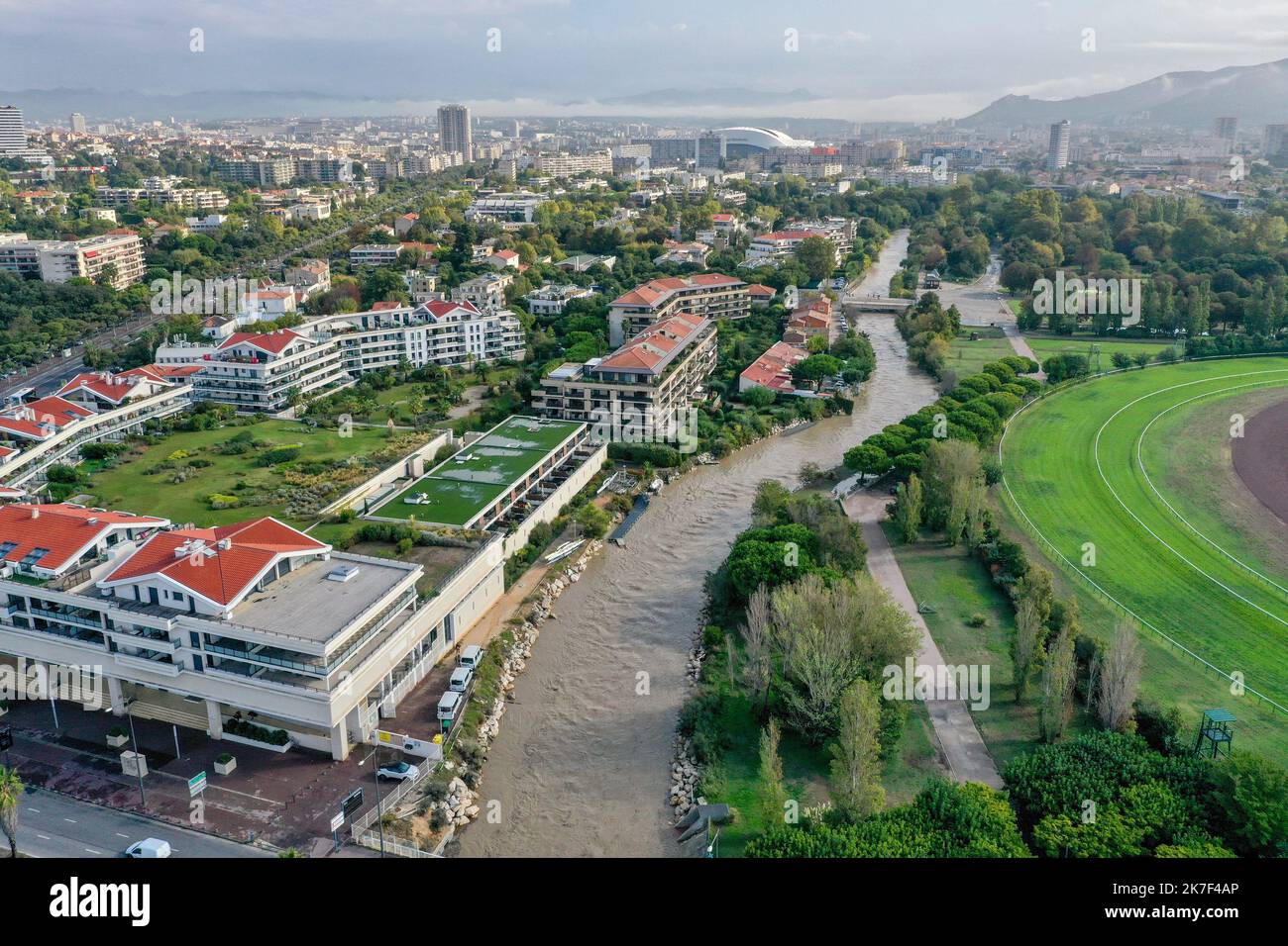 Â©PHOTOPQR/LA PROVENCE/Gilles Bader ; Marseille ; 04/10/2021 ; Inondation a Marseille, marseille vue de l'embouque de l'huveaune et ses eaux boueuses - fortes inondations dans le sud de la France, le 4th 2021 octobre mer Méditerranée à Marseille, avec des crues de boue Banque D'Images