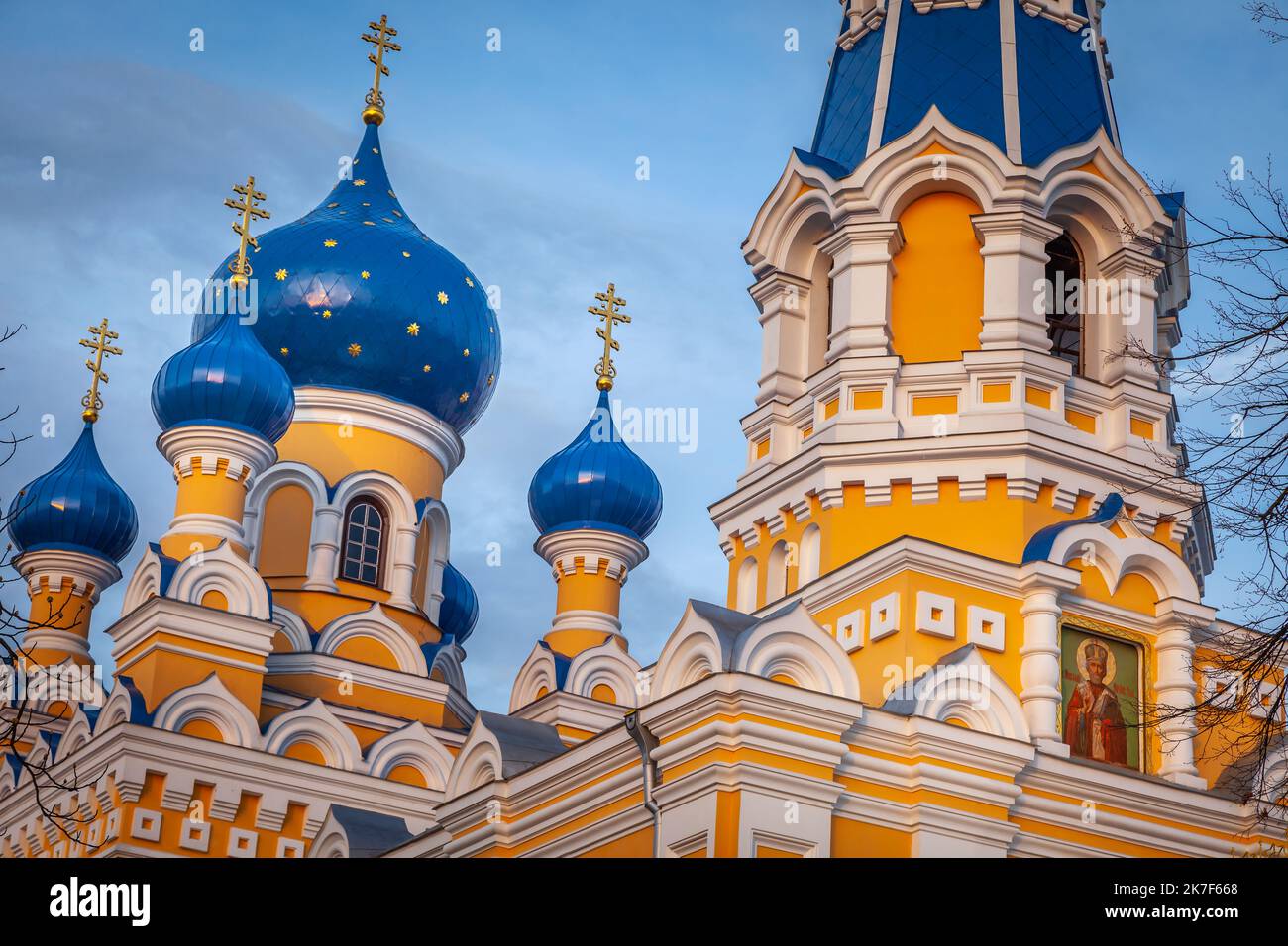 Église orthodoxe russe Saint-Nicolas au coucher du soleil à Brest, Biélorussie Banque D'Images