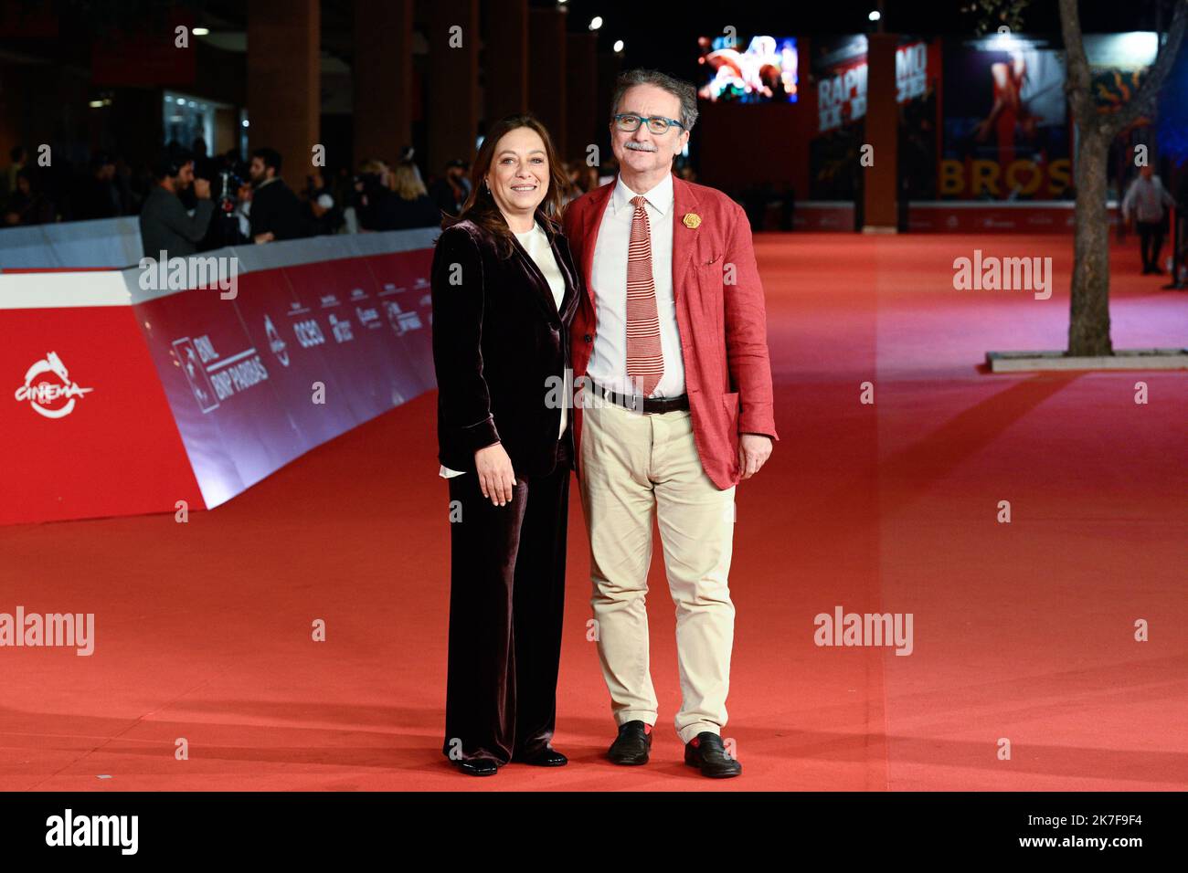 Roma, Italie. 15th octobre 2022. ROME, ITALIE - OCTOBRE 15 : le président de la Fondazione Cinema per Roma Gian Luca Farinelli et le directeur de la Fondazione Cinema per Roma Paola Malanga assistent au tapis rouge de 'il principe Di Roma' lors du Festival du film de Rome 17th à l'Auditorium Parco Della Musica on 15 octobre 2022 à Rome, Italie. Crédit : Agence photo indépendante/Alamy Live News Banque D'Images