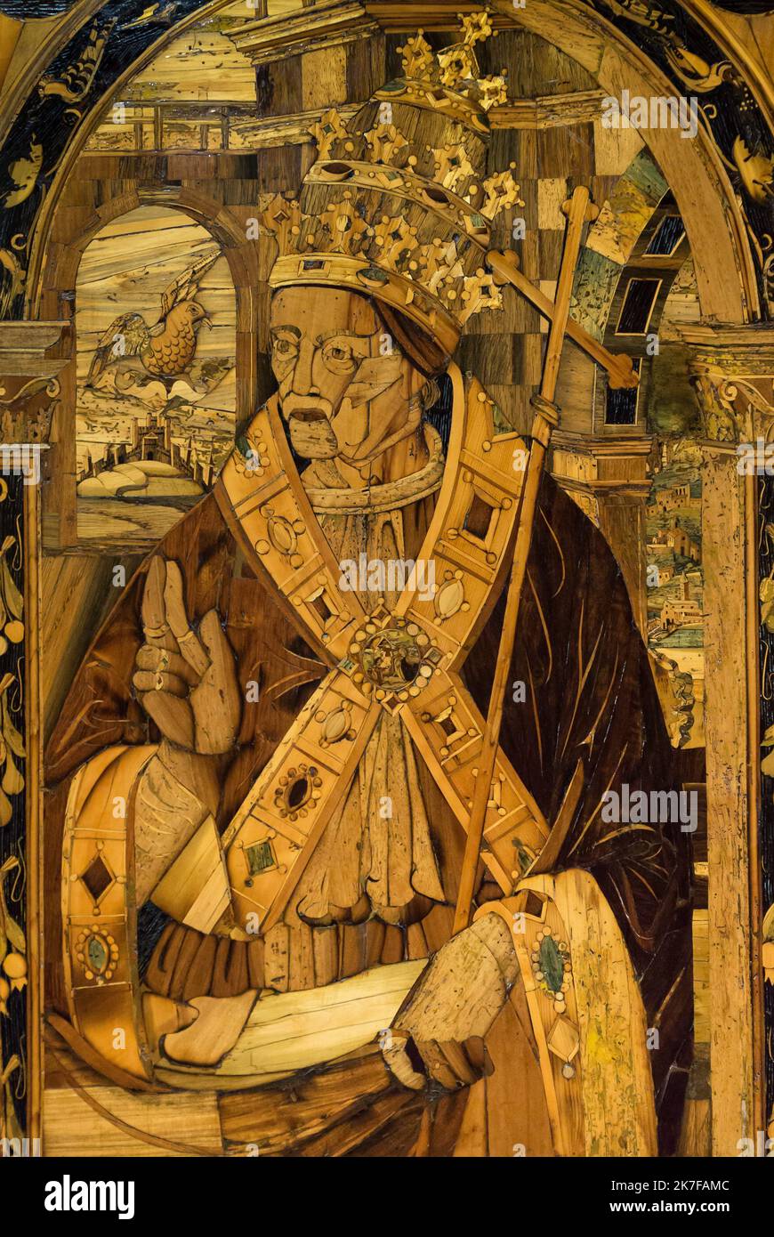©Active Museu/MAXPPP - ActiveMuseum 0003601.jpg / Bois et marquterie issus d'un meuble, piles d'eglise 1510 - / Pantaleone dei Marchi / peinture Active Museum / le Pictorium 1 personnes, animal, oiseau, boîte (compartiment), religion du Cap, religion chrétienne, christianisme, christianisme (religion), église catholique, couleur (or), Crosier (or), canne à sucre (Métal précieux), saluer (à), chapeau, homme, homme de foi, marqueterie (pièce en bois), Medallion, Papal tiara, Pontife, Pape, pierre précieuse, religion, religieuse, canne religieuse, scène religieuse, thème religieux, Stal (boîte), Stick avec Banque D'Images