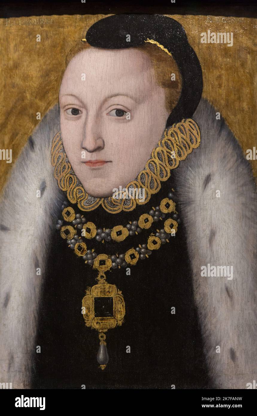 ©Active Museu/MAXPPP - ActiveMuseum 0003706.jpg / la Reine Elisabeth I, 1560 - artiste inconnu 1560 - / peinture Active Museum / le Pictorium 1 personnes, blond-cheveux, yeux bleus, catholique (adj et noun), religion catholique, costume de cérémonie, perle de culture, robe, dynastie, époque élisabéthaine, visage sur (femme), couleur féminine, or, fourrure (Métal précieux), cheveux attachés, chapeau, coiffeur, Maison de Tudor, collier, noblesse, de naissance noble, tenue, Pearl, Portrait, pierre précieuse, église protestante, Reine, Reine d'Angleterre, Reine d'Irlande, Reign, Ruff, Ruff (), ensemble de bijoux, souverain (), T Banque D'Images
